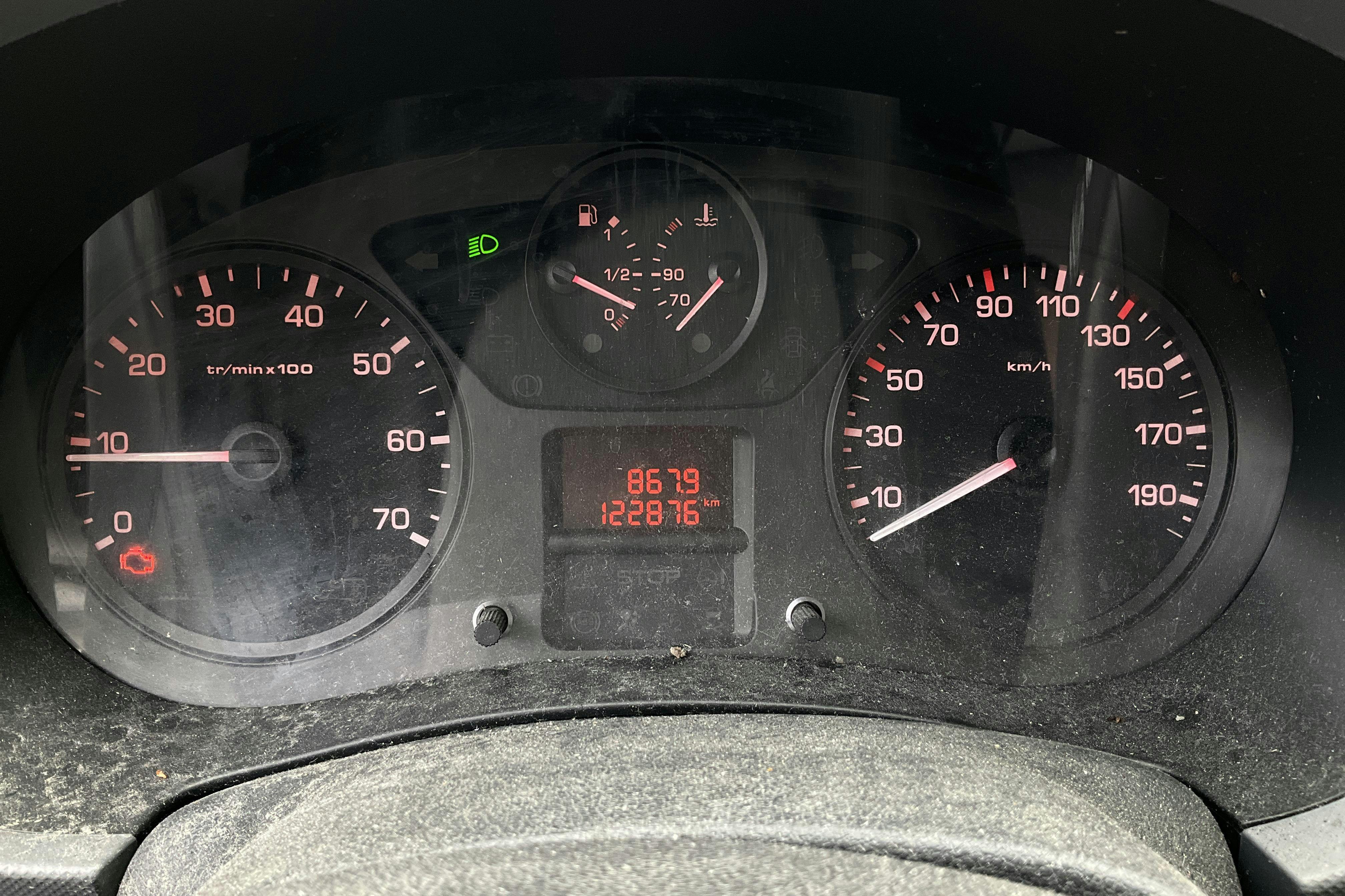 Peugeot Partner 1.6 e-HDI Skåp (90hk) - 12 287 mil - Manuell - vit - 2014