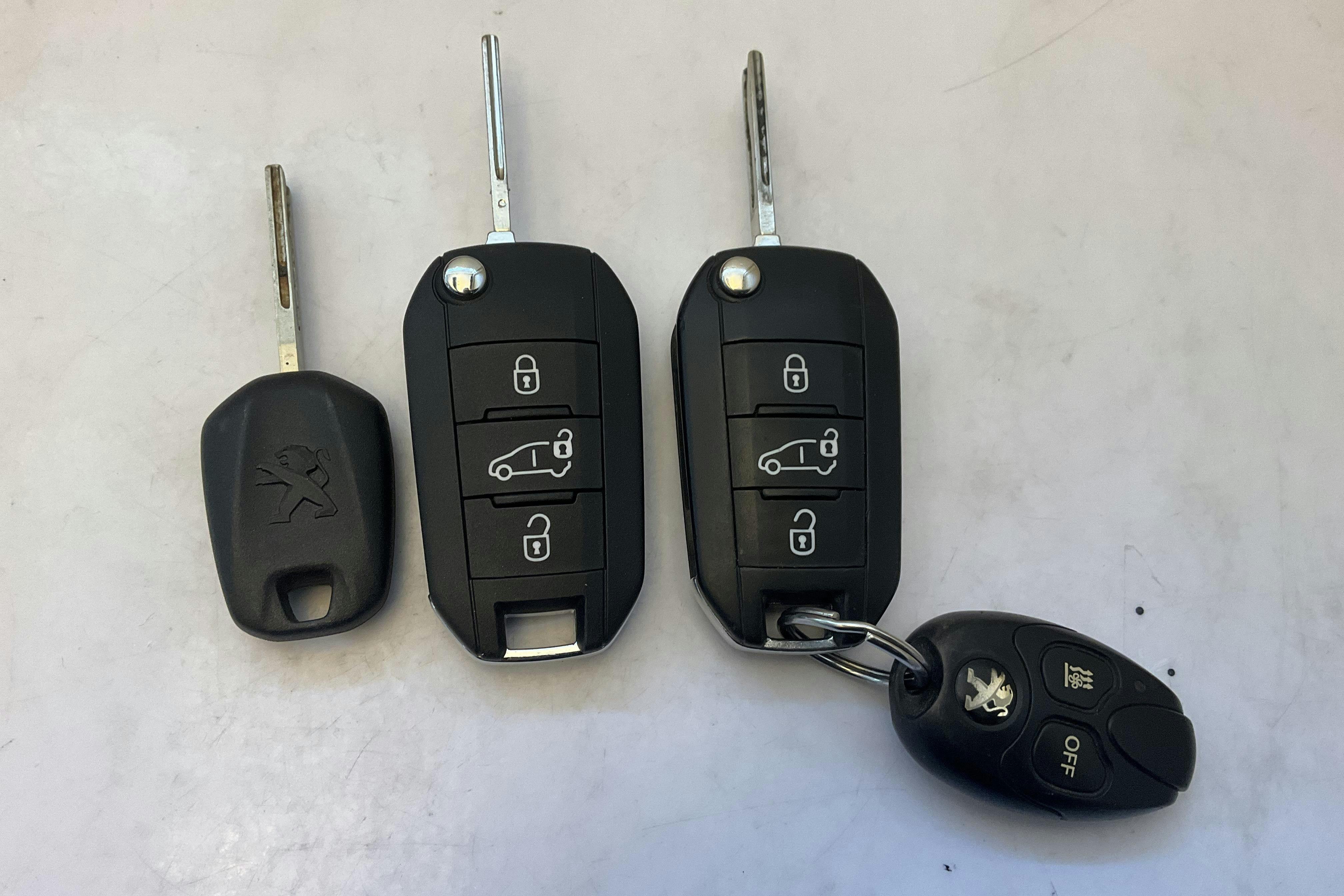 Peugeot Expert BlueHDi Skåp (177hk) - 115 500 km - Automatic - white - 2019