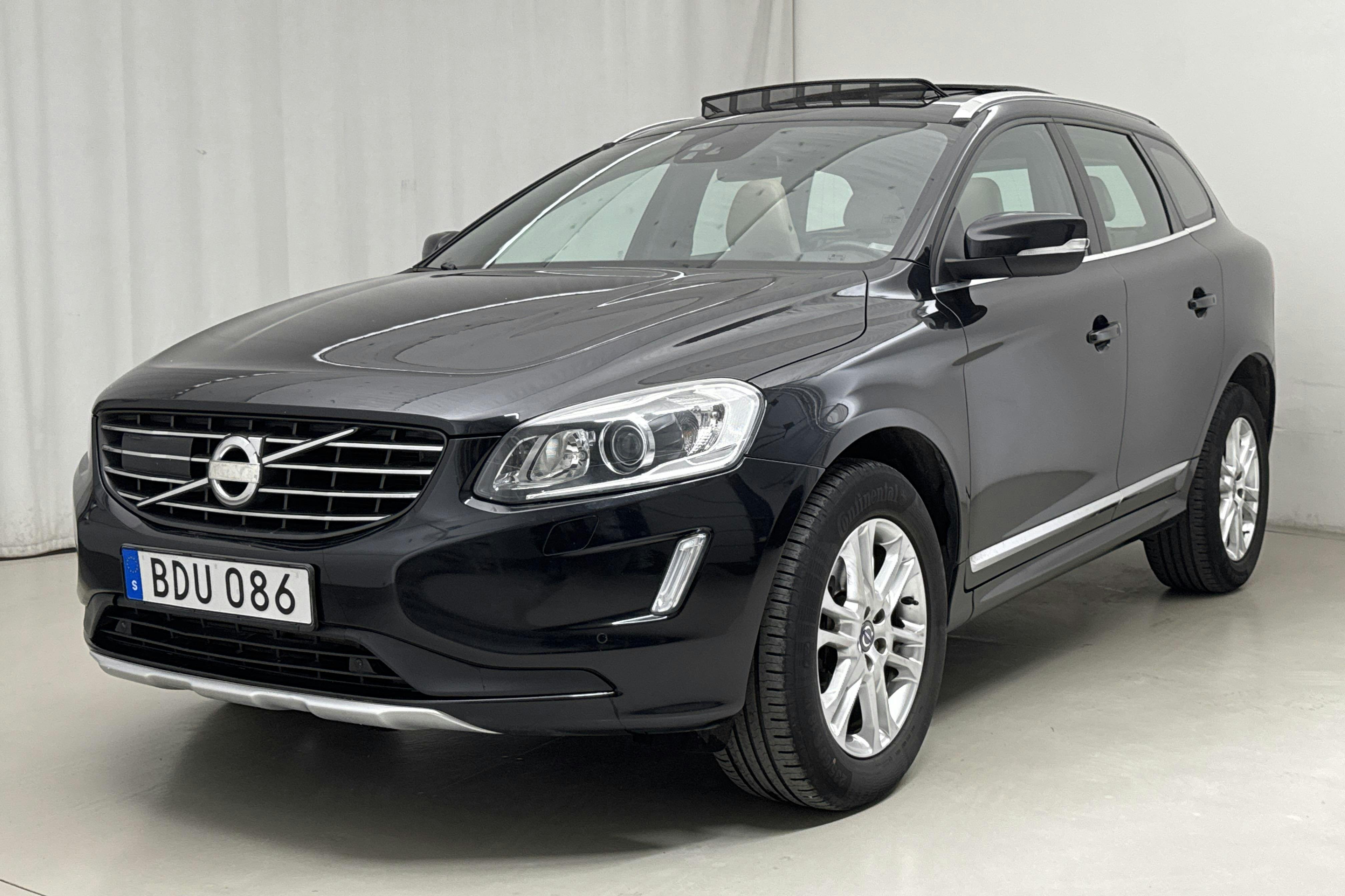 Volvo XC60 D4 AWD (181hk) - 13 373 mil - Automat - svart - 2014