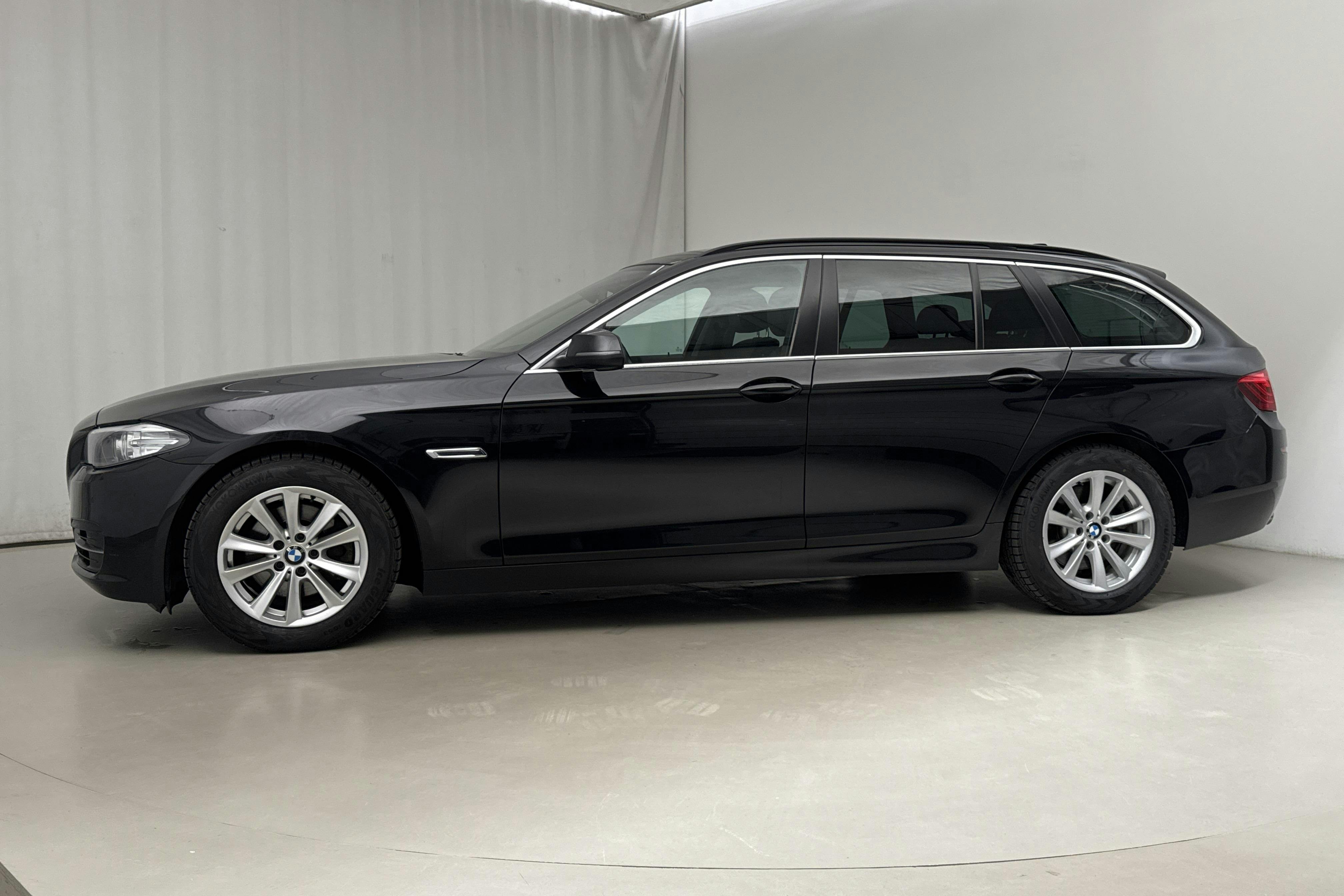BMW 520d xDrive Touring, F11 (184hk) - 9 958 mil - Automat - svart - 2014