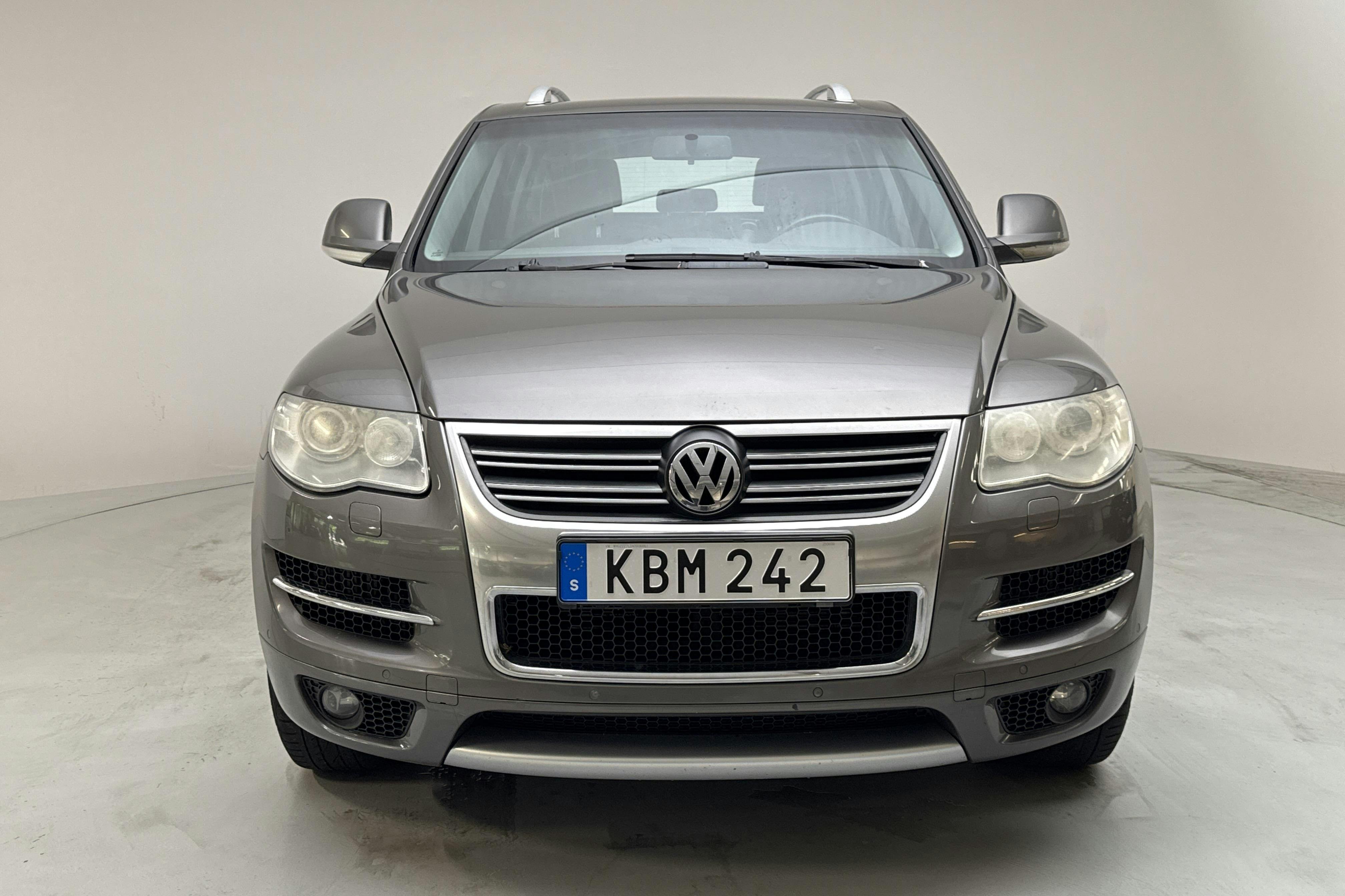 VW Touareg 3.0 V6 TDI (240hk) - 27 862 mil - Automat - Dark Grey - 2010