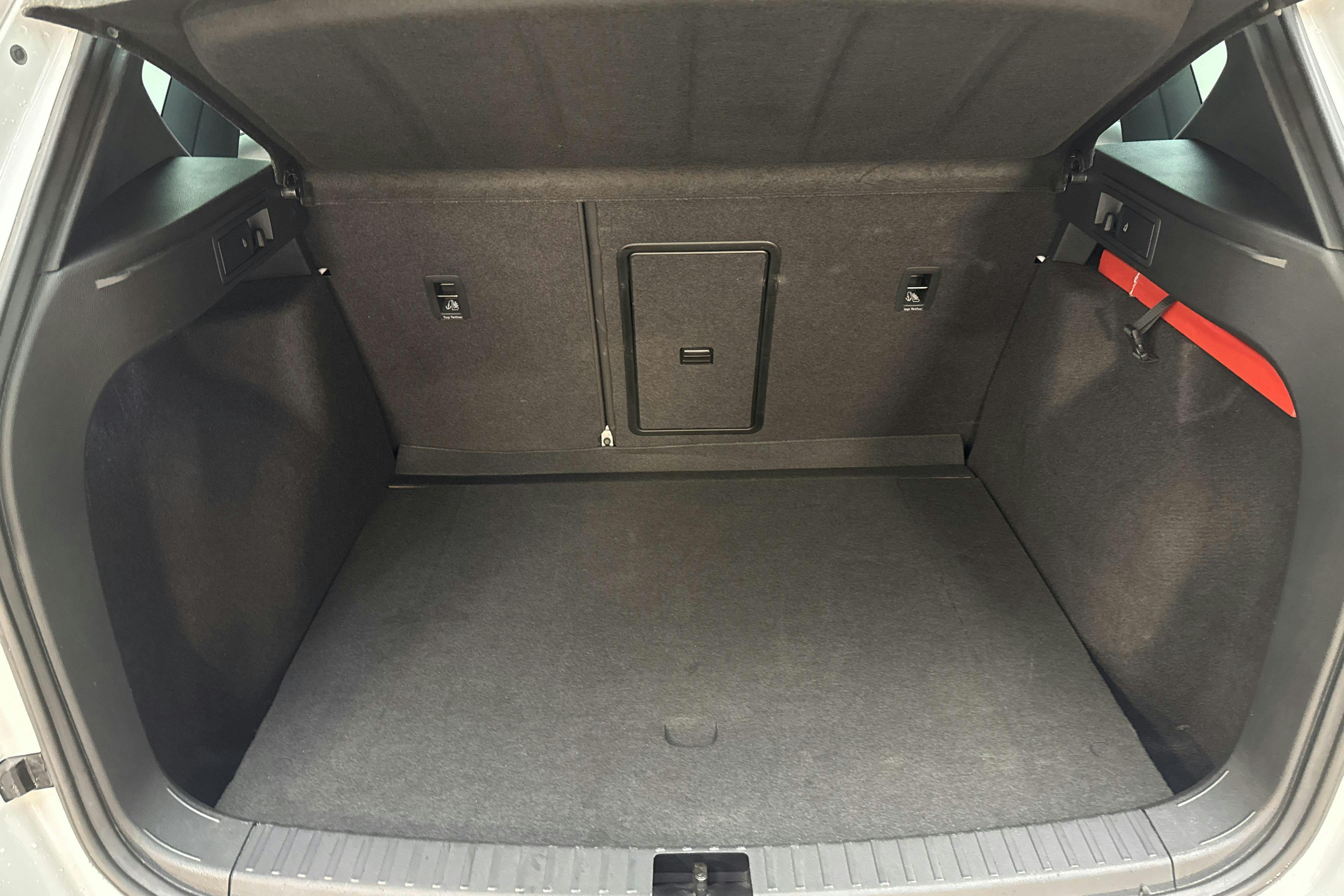 Seat Ateca 2.0 TSI 4Drive (190hk) - 12 304 mil - Automat - vit - 2018