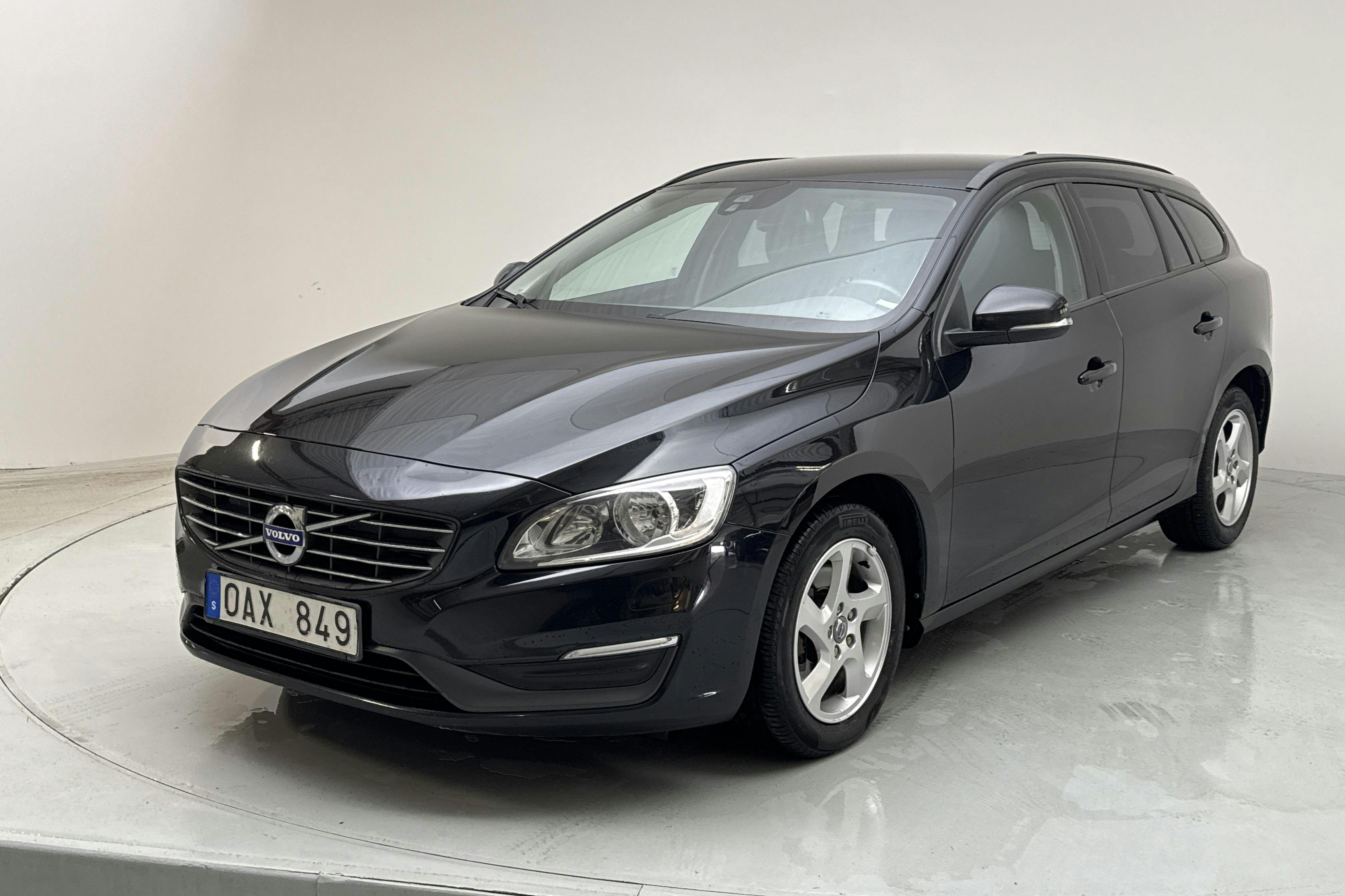 Volvo V60 D2 (115hk) - 18 424 mil - Manuell - svart - 2014