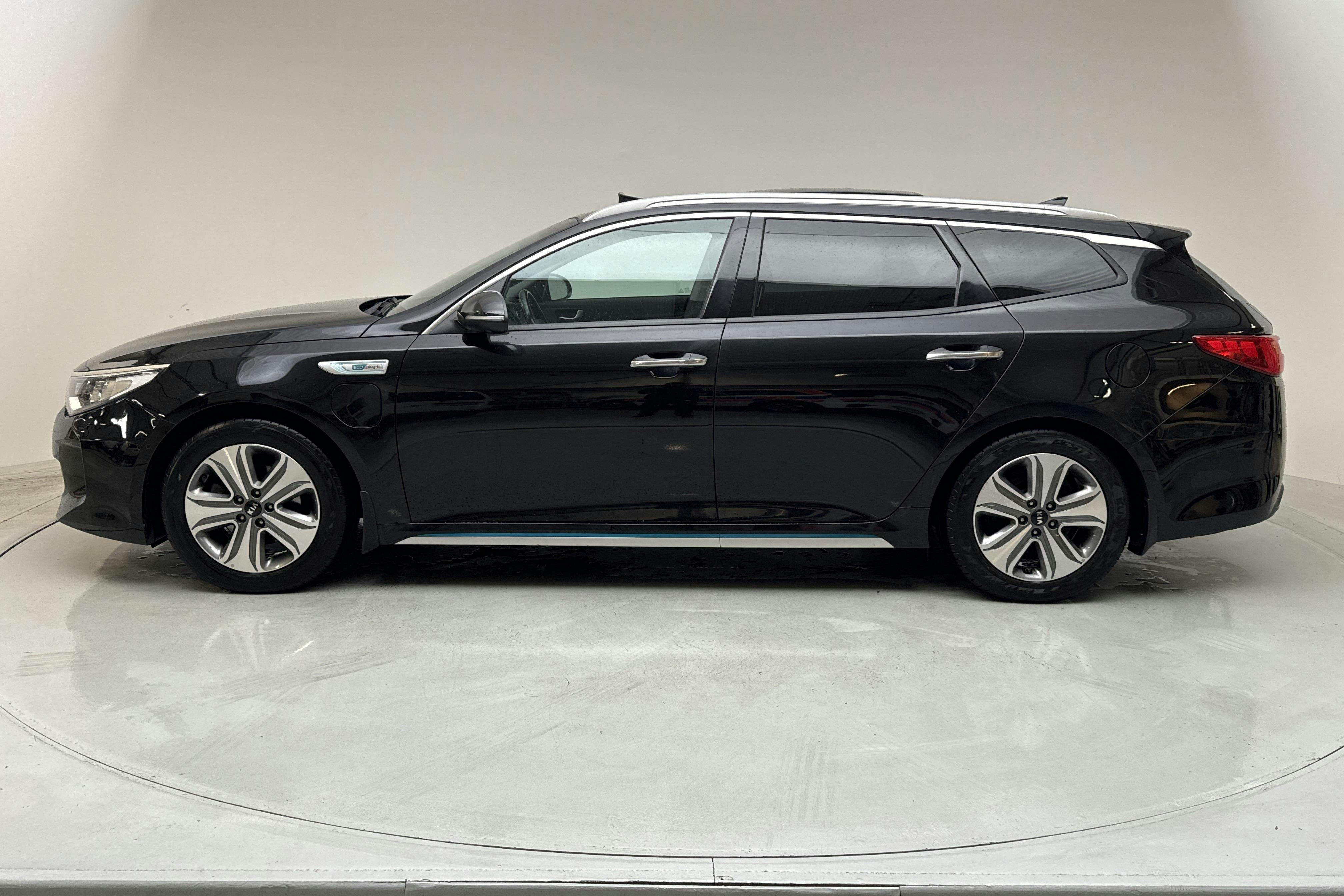 KIA Optima 2.0 GDi Plug-in Hybrid SW (205hk) - 17 587 mil - Automat - svart - 2018