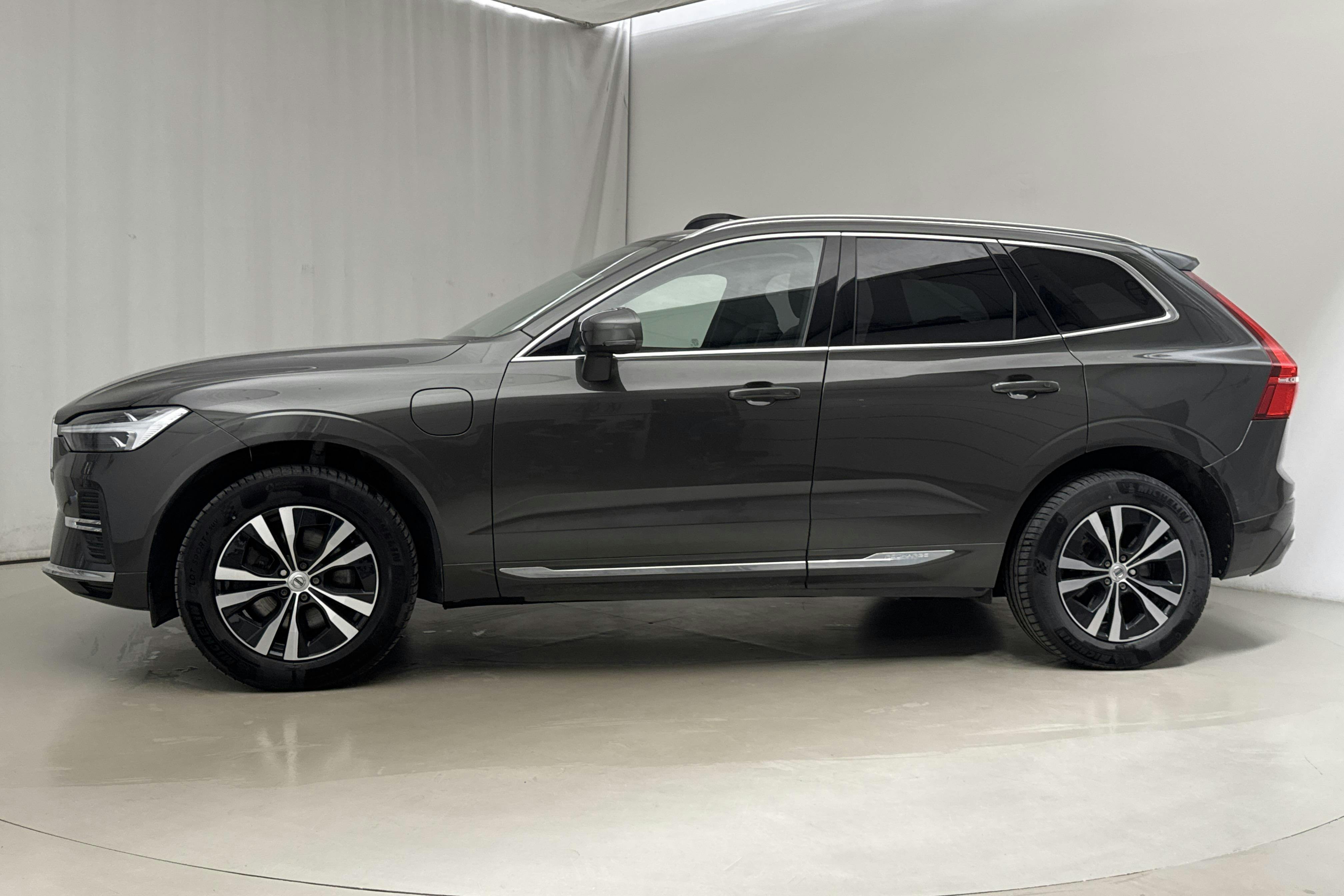 Volvo XC60 T6 AWD Recharge (340hk) - 6 273 mil - Automat - Dark Grey - 2022