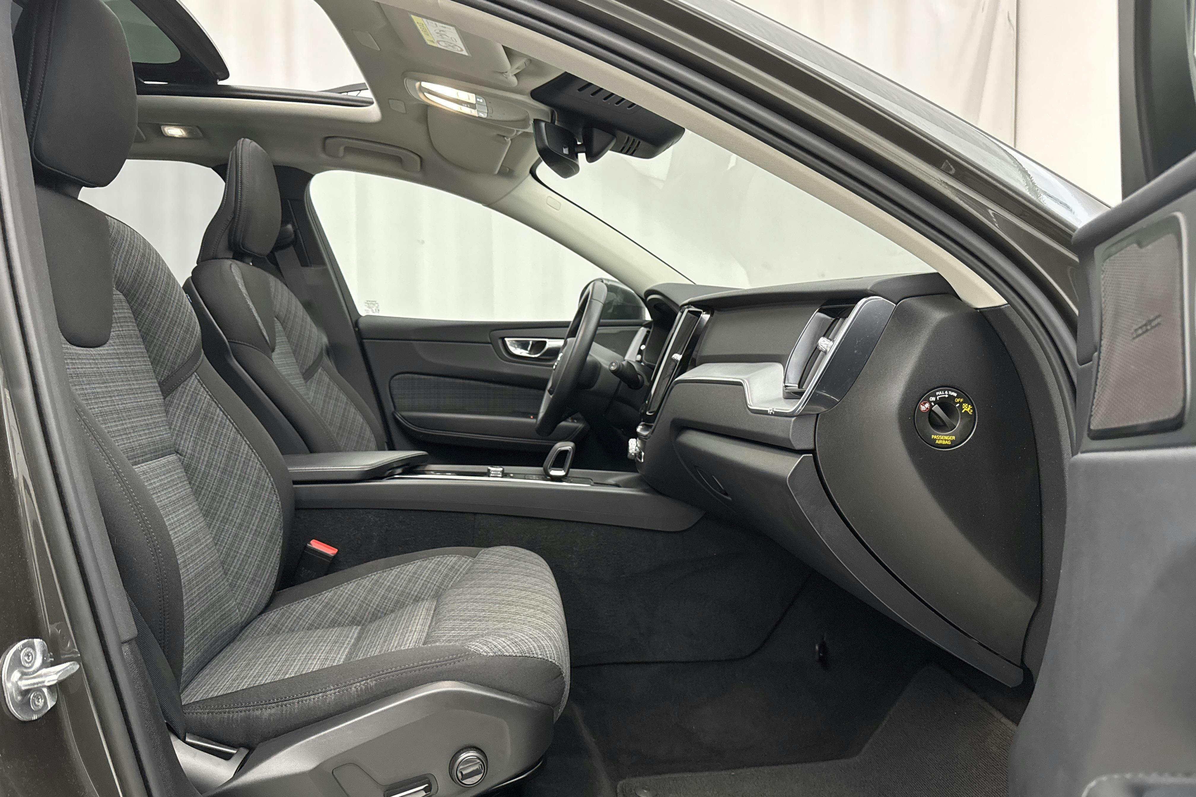Volvo XC60 T6 AWD Recharge (340hk) - 6 273 mil - Automat - Dark Grey - 2022