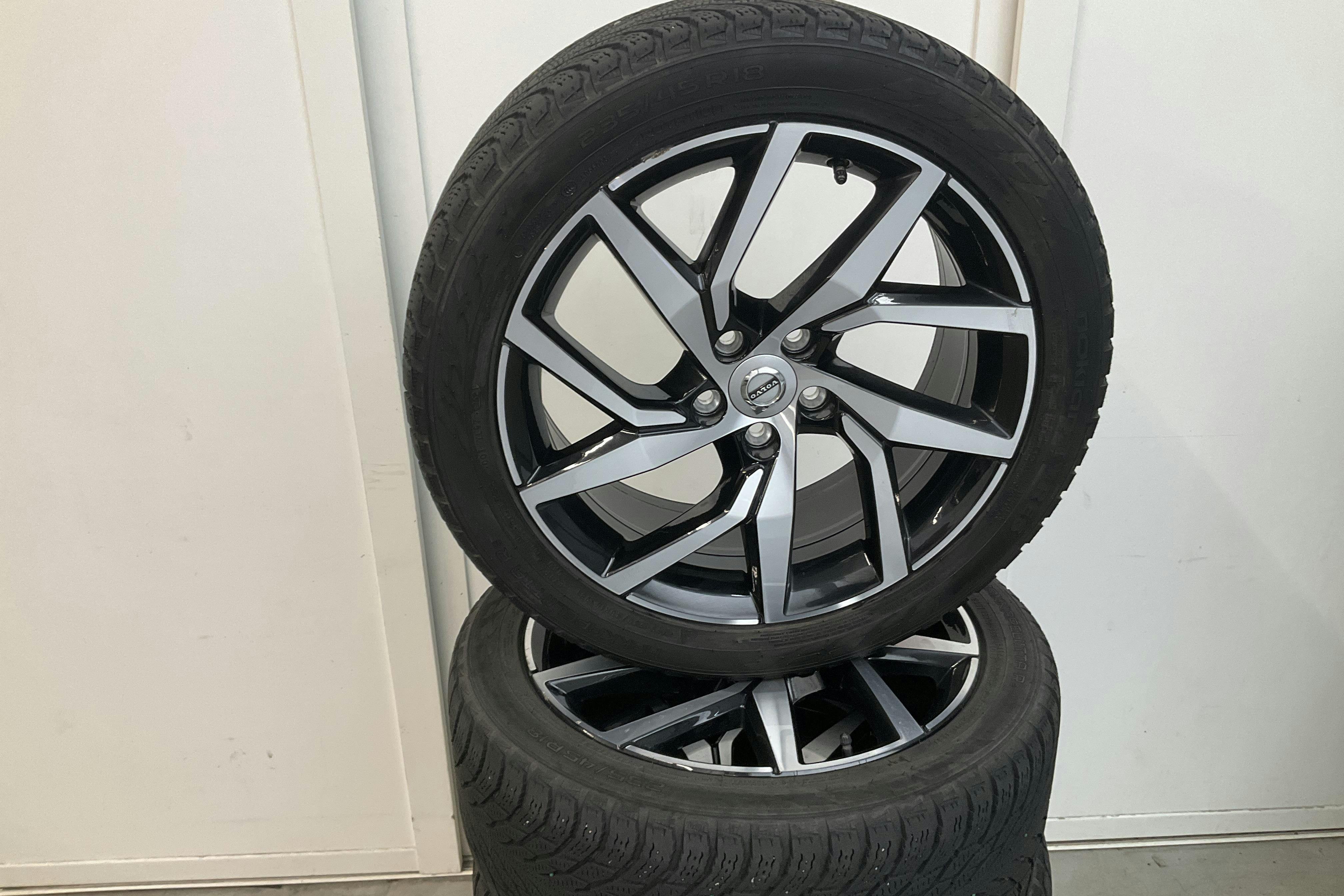 Volvo V60 T6 AWD Twin Engine (340hk) - 91 460 km - Automatic - black - 2021