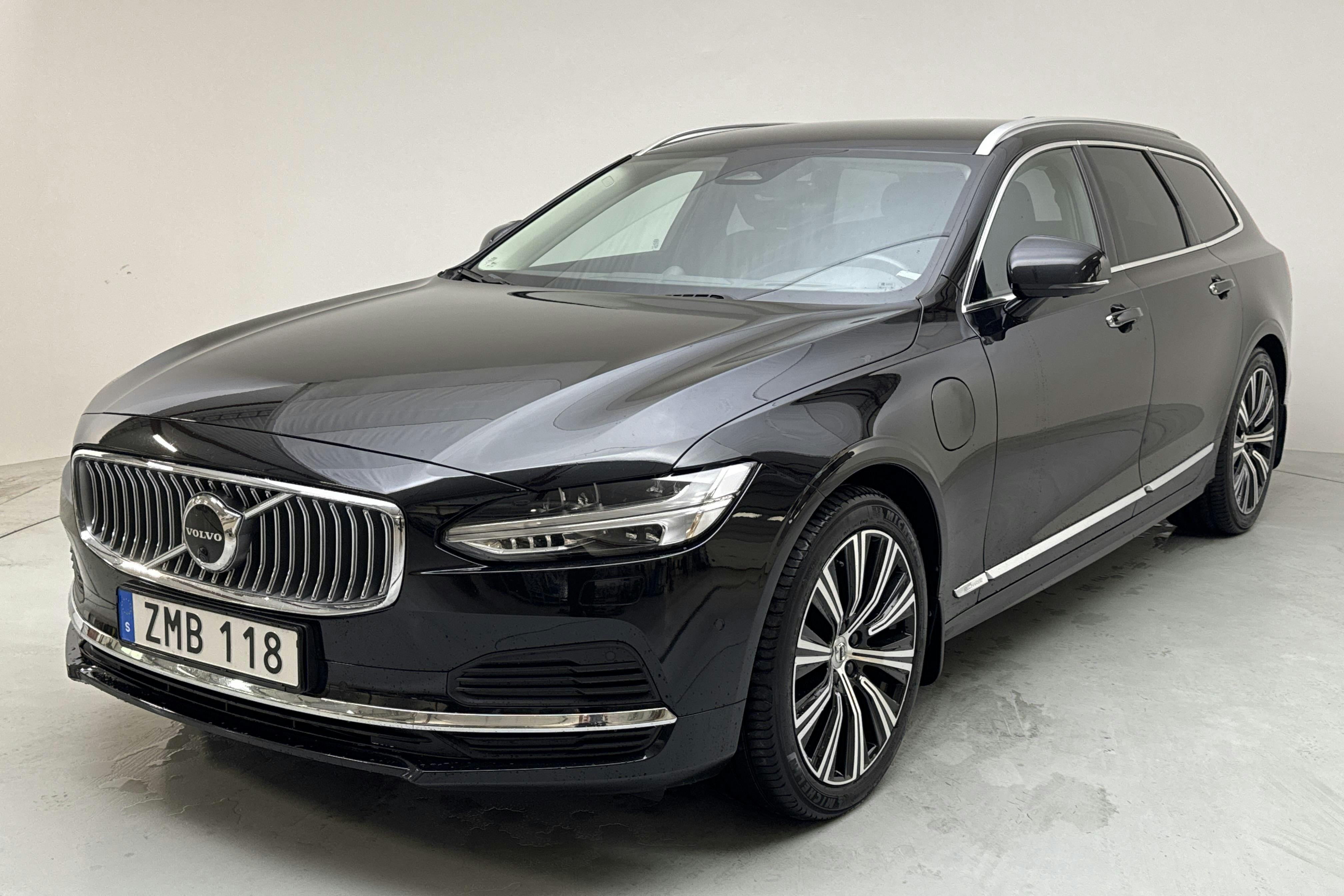 Volvo V90 T6 AWD Recharge (350hk) - 11 325 mil - Automat - svart - 2022