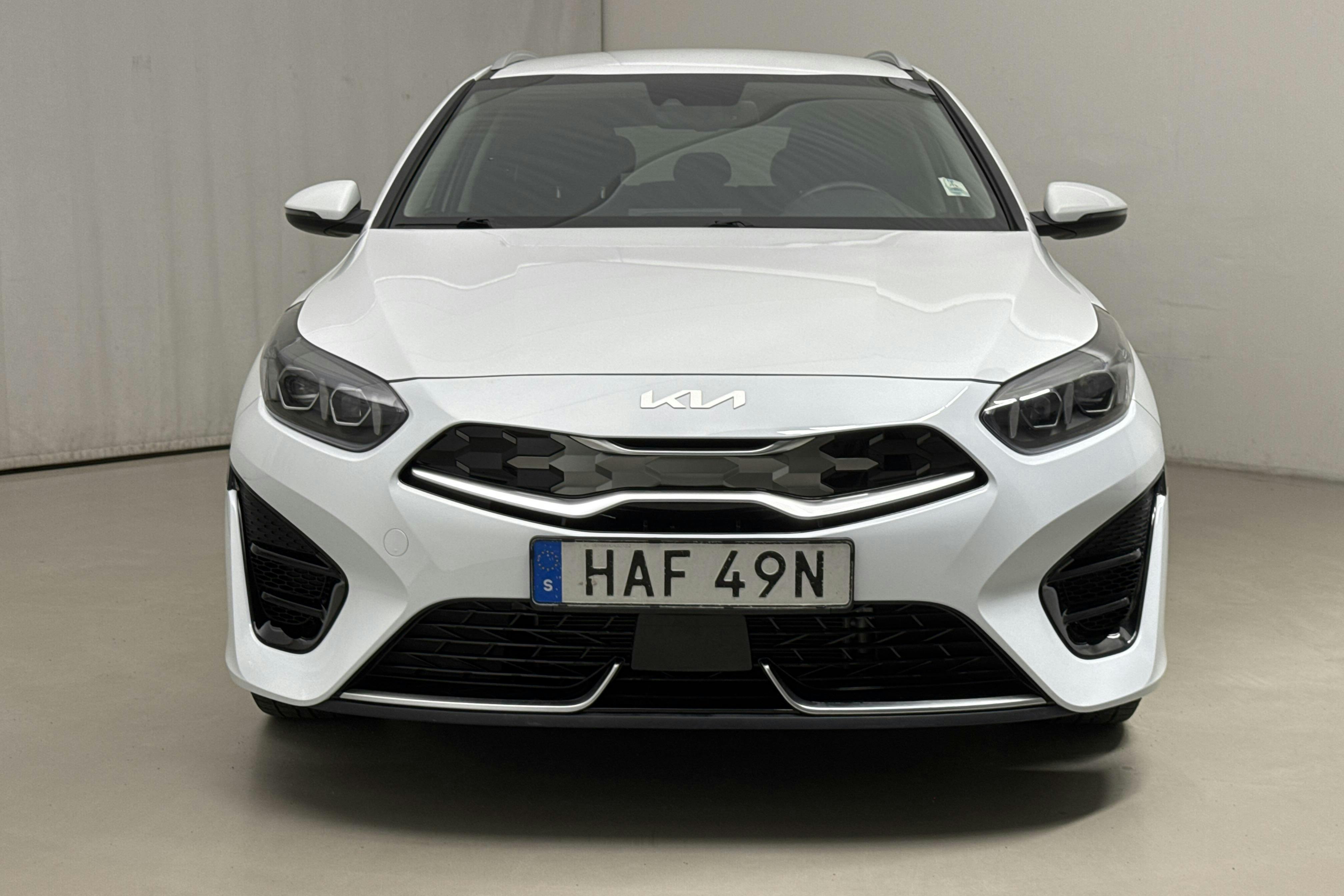 KIA Ceed 1.6 Plug-in Hybrid SW (141hk) - 6 459 mil - Automat - vit - 2022