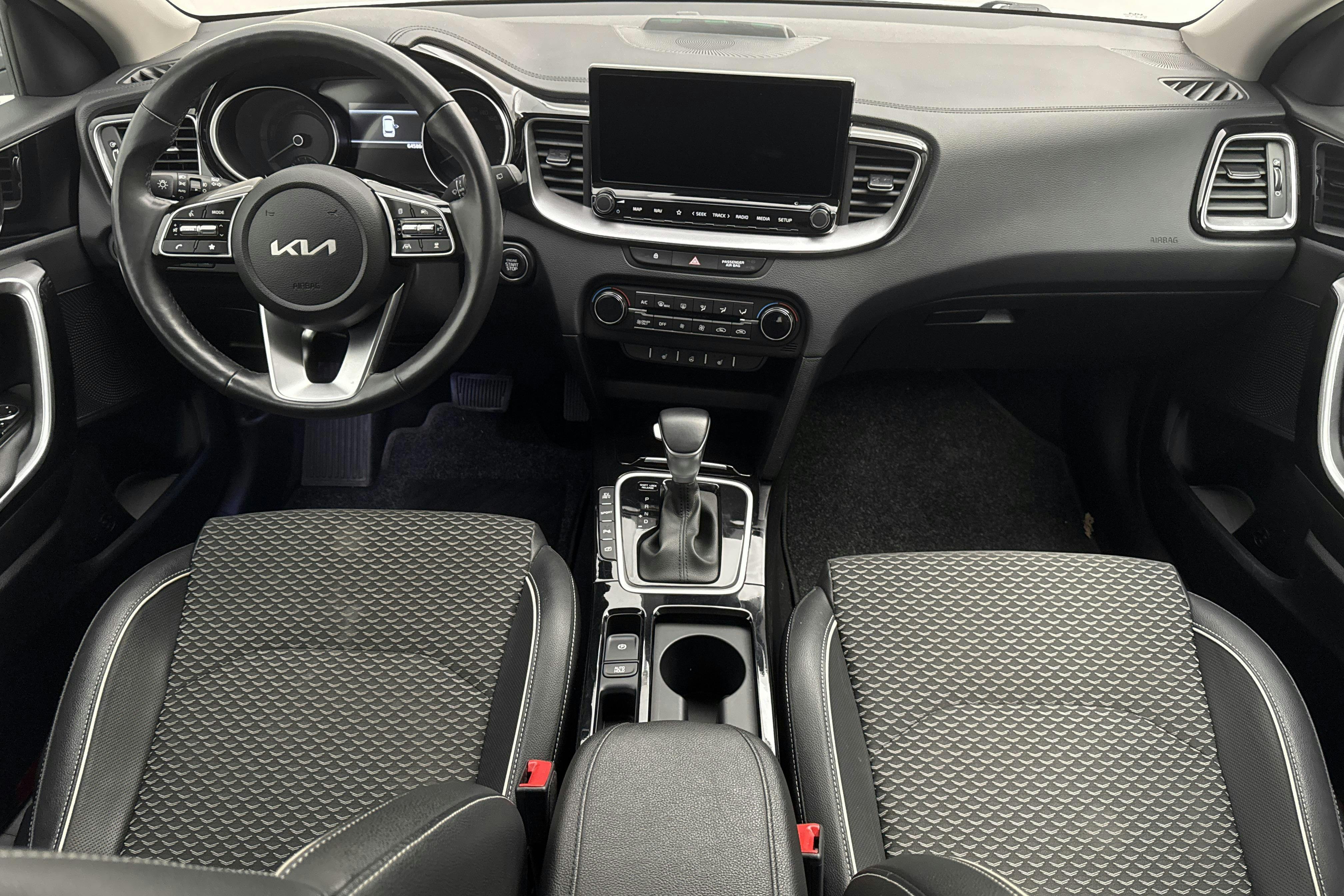 KIA Ceed 1.6 Plug-in Hybrid SW (141hk) - 6 459 mil - Automat - vit - 2022