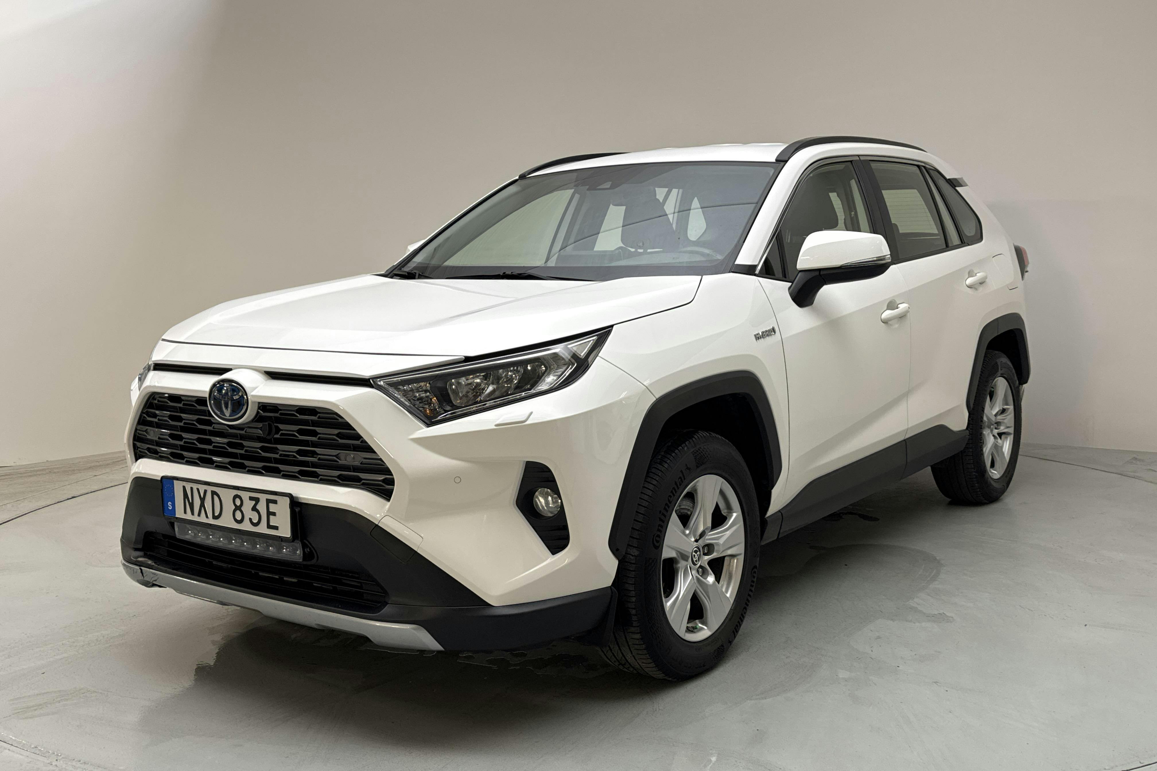 Toyota RAV4 2.5 HSD AWD (222hk) - 25 987 mil - Automat - vit - 2021