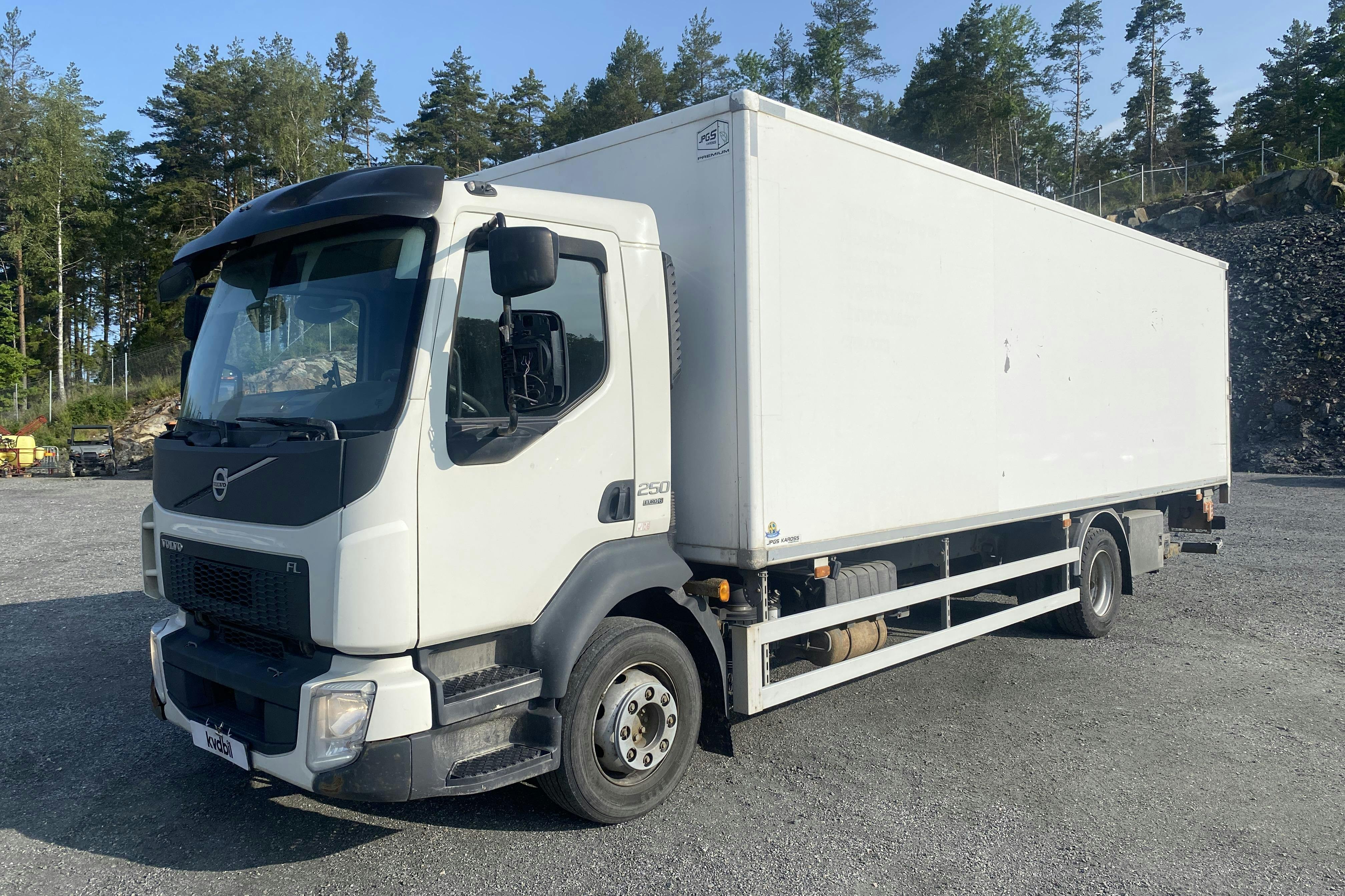 VOLVO FL250 - 293 214 km - Automat - vit - 2017