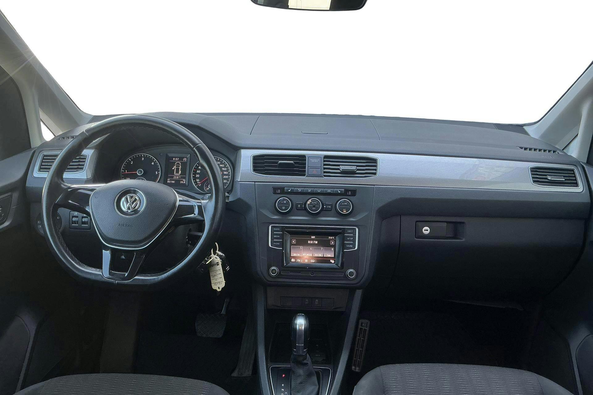 VW Caddy Life 2.0 TDI 4MOTION (150hk) - 8 621 mil - Automat - vit - 2018