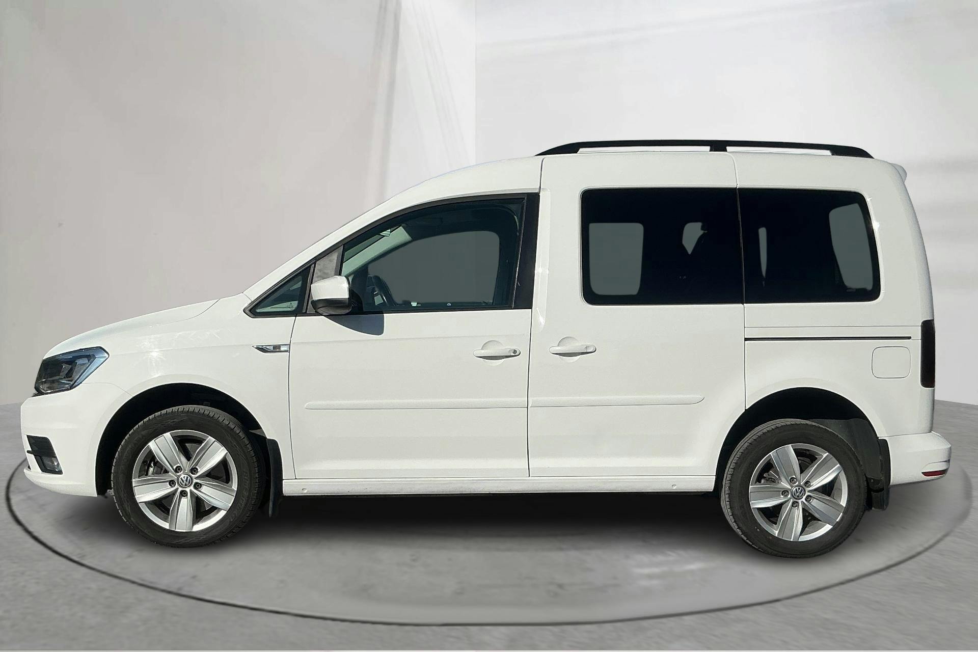 Presentationsfoto 2 av 16: VW Caddy Life 2.0 TDI 4MOTION (150hk) - 8 621 mil - Automat - vit - 2018