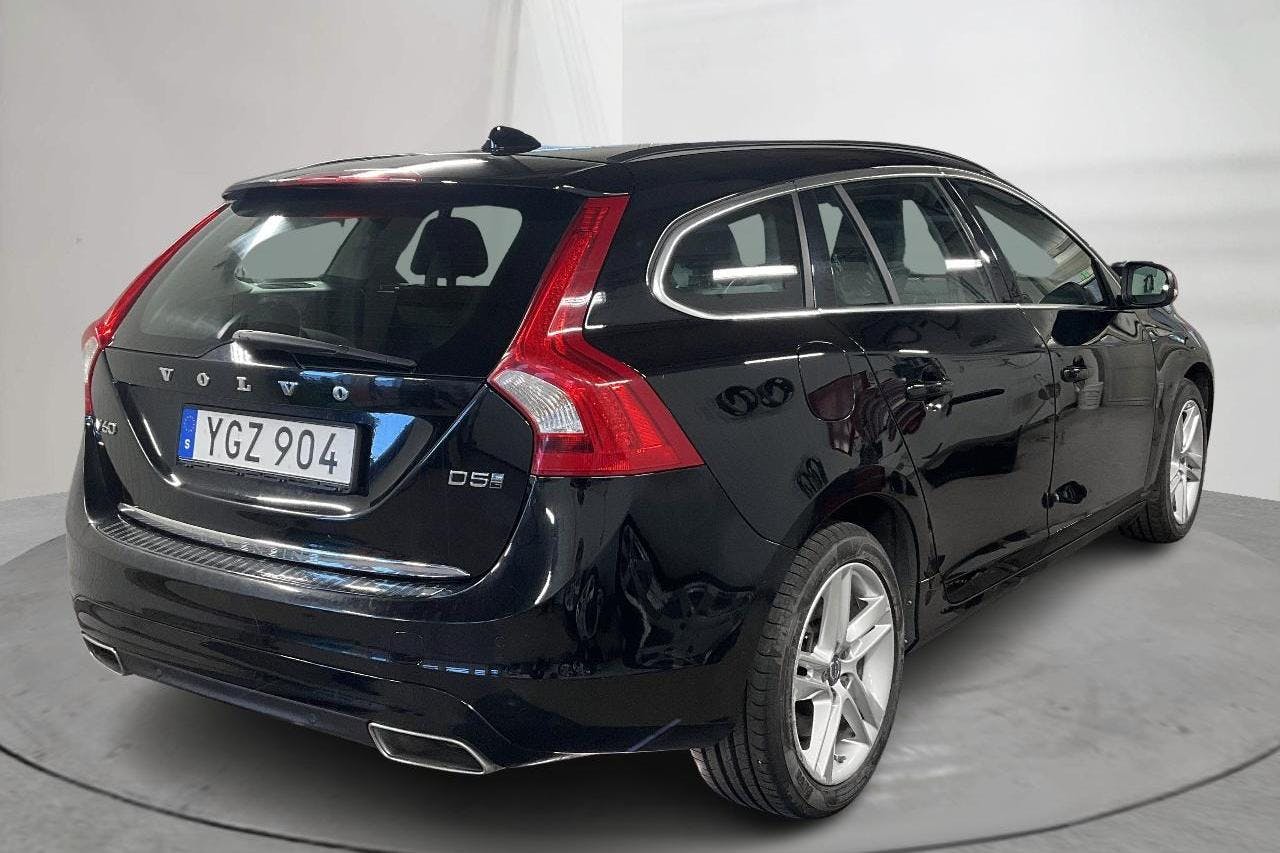 Volvo V60 D5 AWD Twin Engine (163hk) - 119 470 km - Automatic - black - 2017
