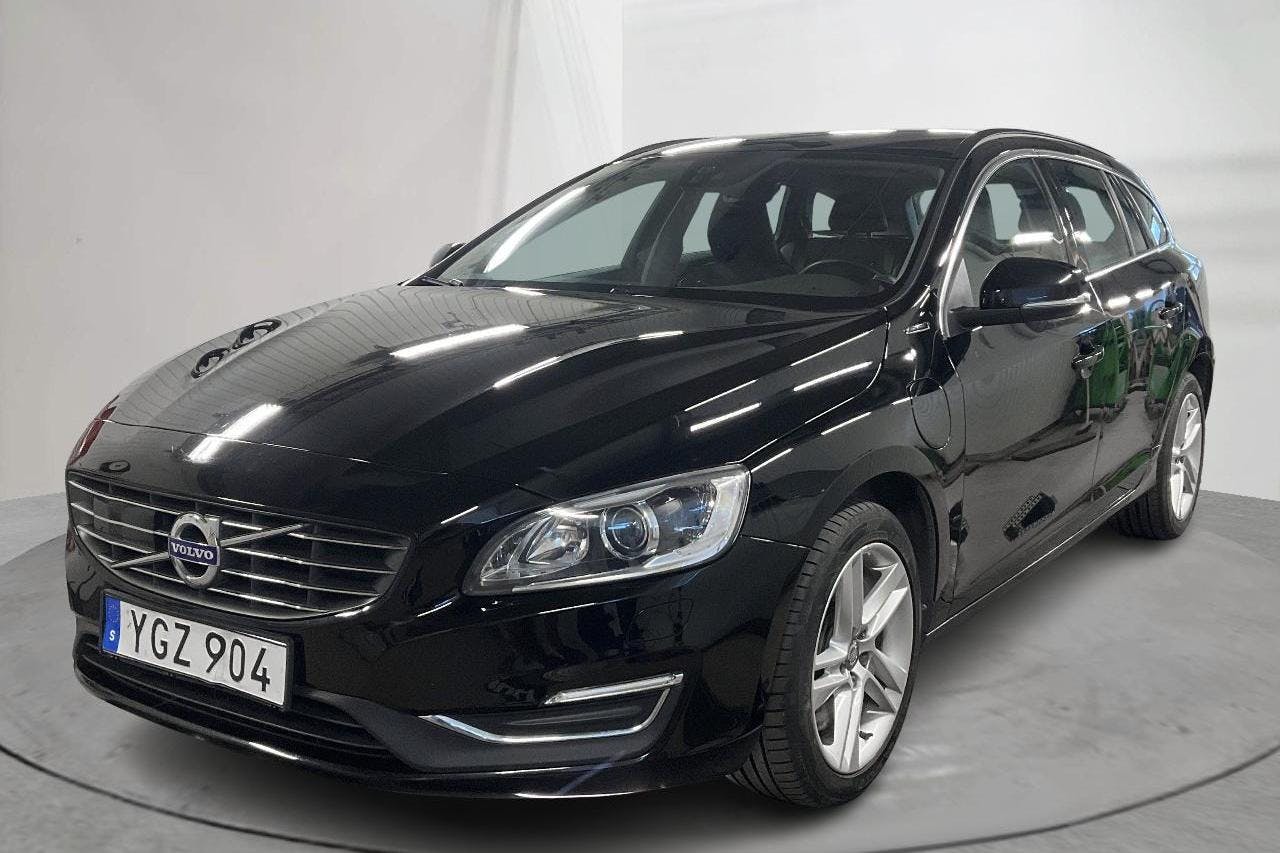 Volvo V60 D5 AWD Twin Engine (163hk) - 11 947 mil - Automat - svart - 2017