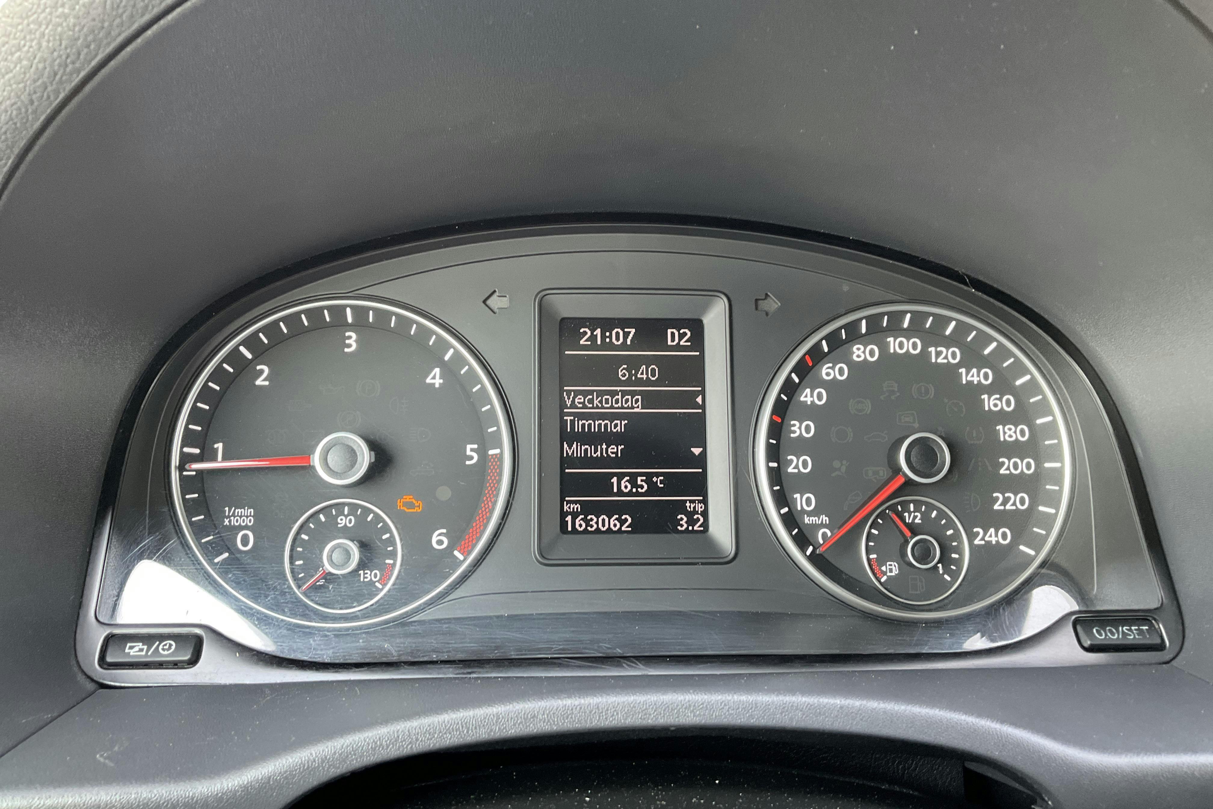 VW Caddy 1.6 TDI Skåp (102hk) - 16 306 mil - Automat - vit - 2015