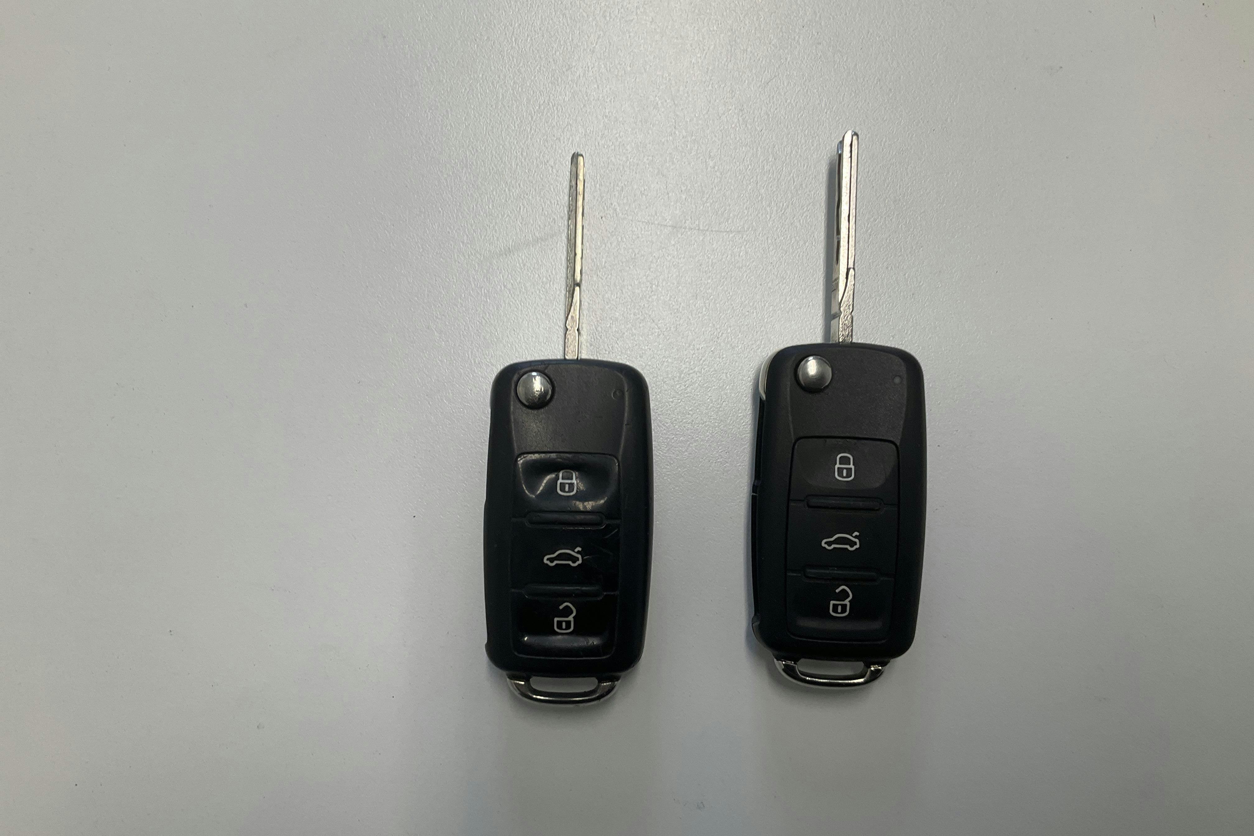 VW Caddy 1.6 TDI Skåp (102hk) - 16 306 mil - Automat - vit - 2015