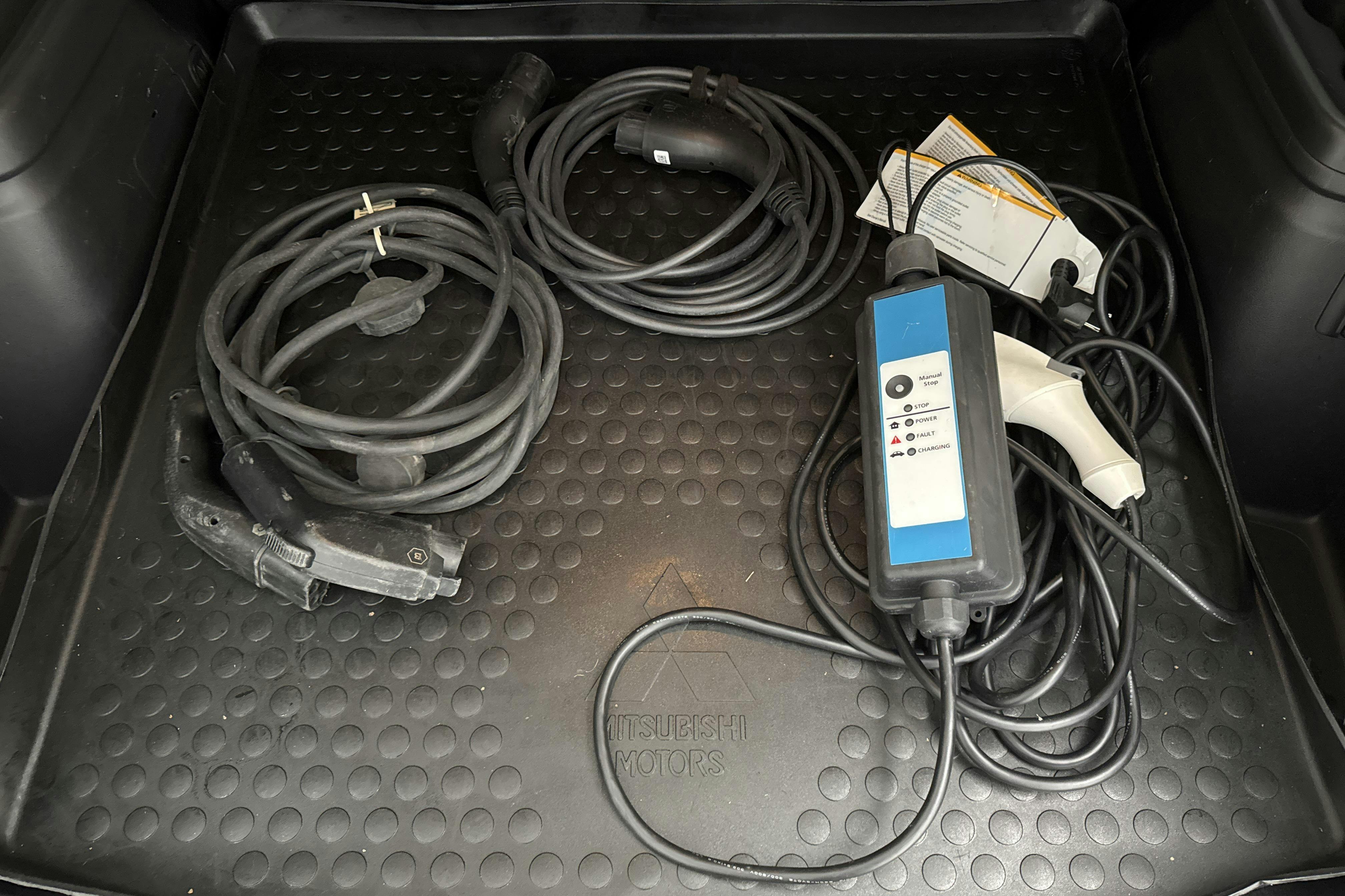Mitsubishi Outlander 2.4 Plug-in Hybrid 4WD (136hk) - 5 018 mil - Automat - grå - 2020