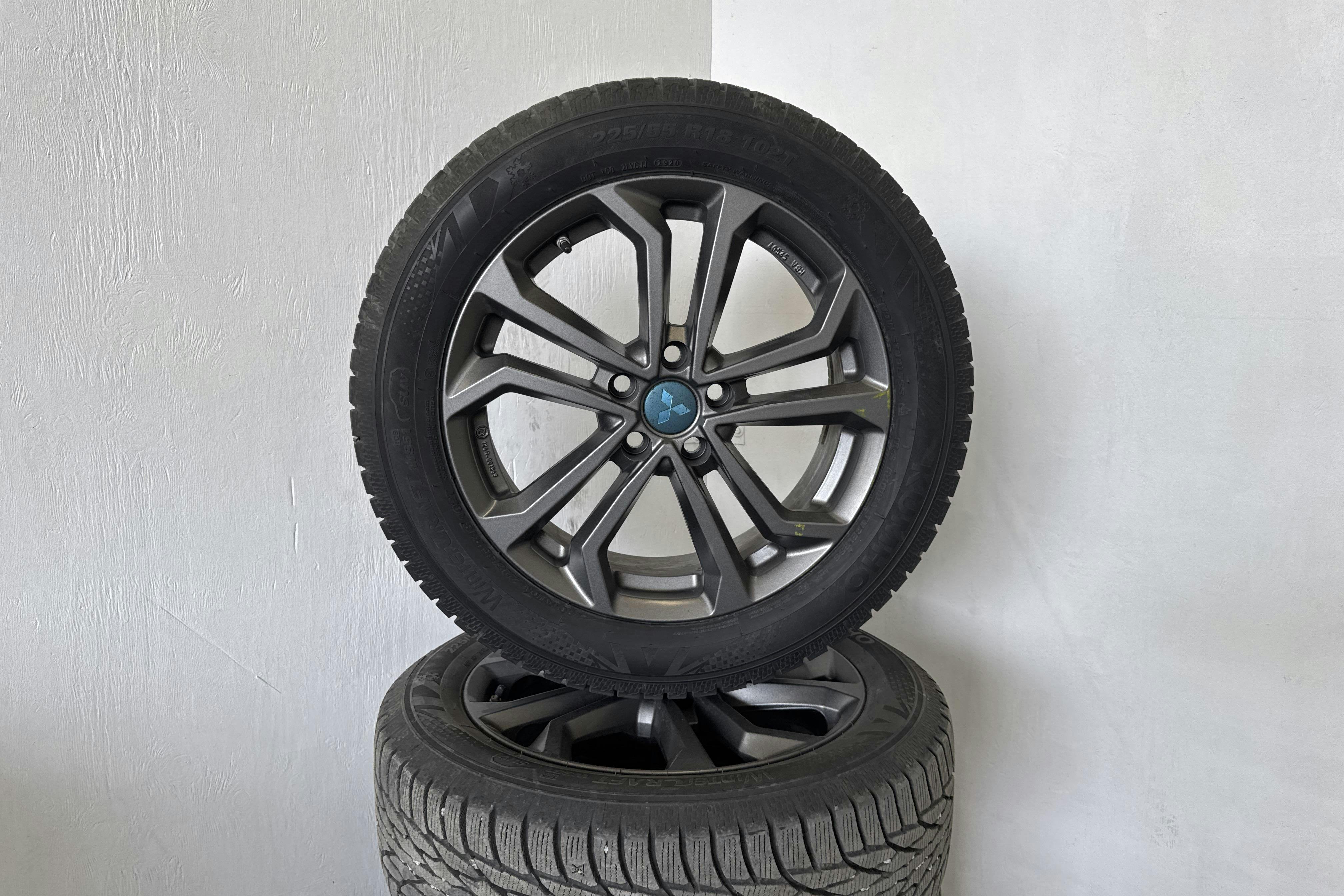 Mitsubishi Outlander 2.4 Plug-in Hybrid 4WD (136hk) - 5 018 mil - Automat - grå - 2020