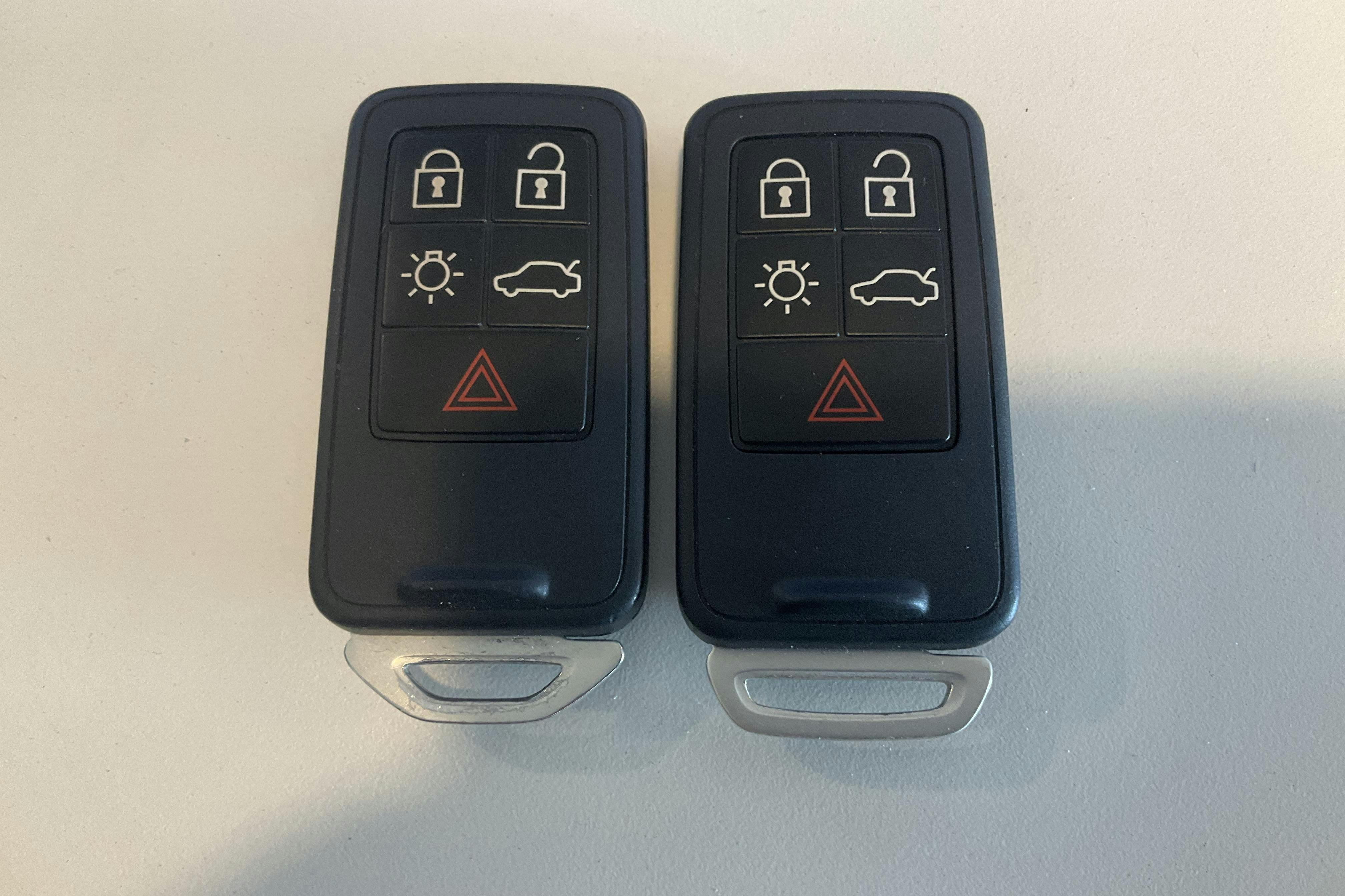 Volvo V40 T3 (152hk) - 12 042 mil - Automat - svart - 2018