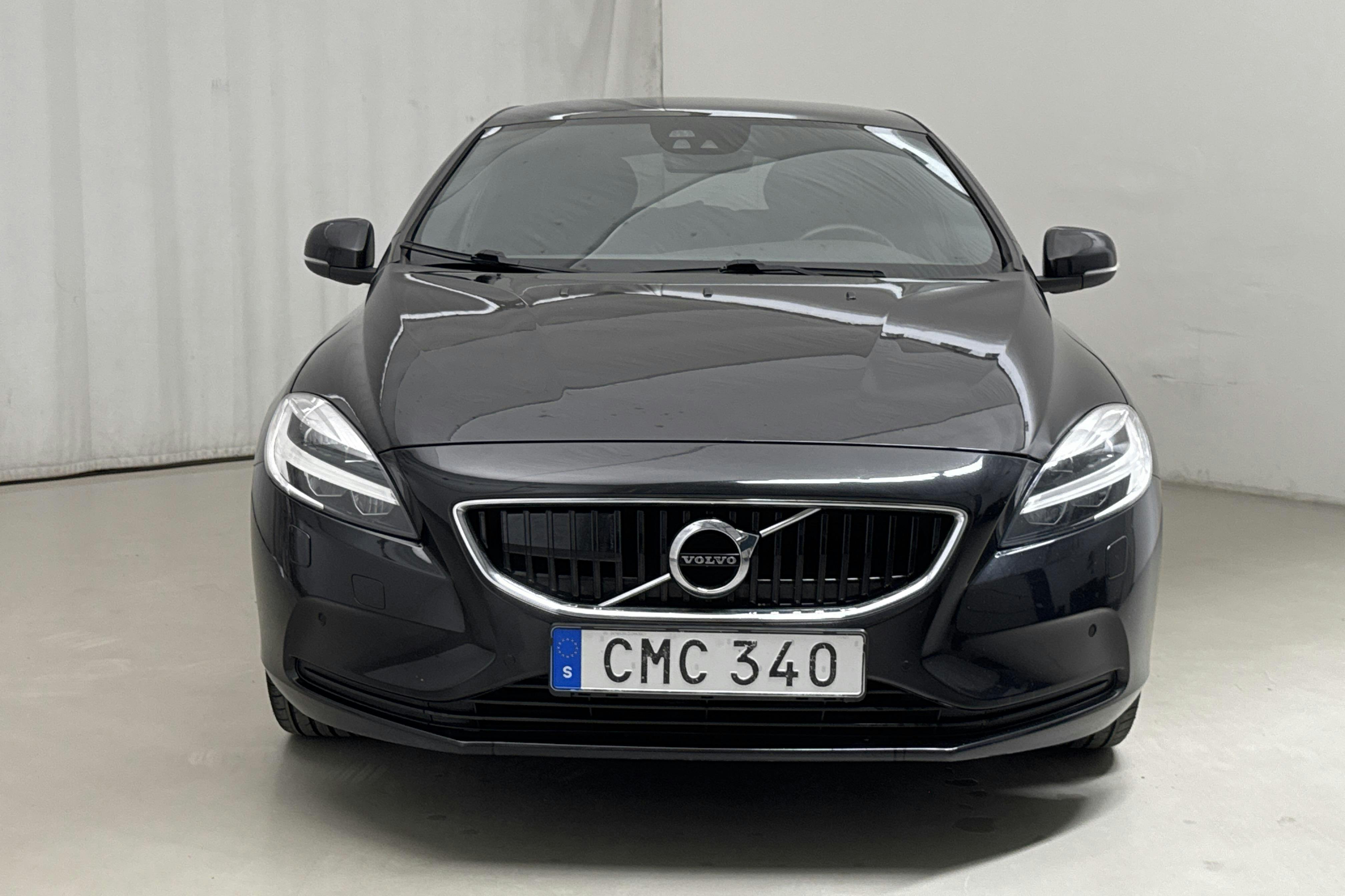 Volvo V40 T3 (152hk) - 12 042 mil - Automat - svart - 2018