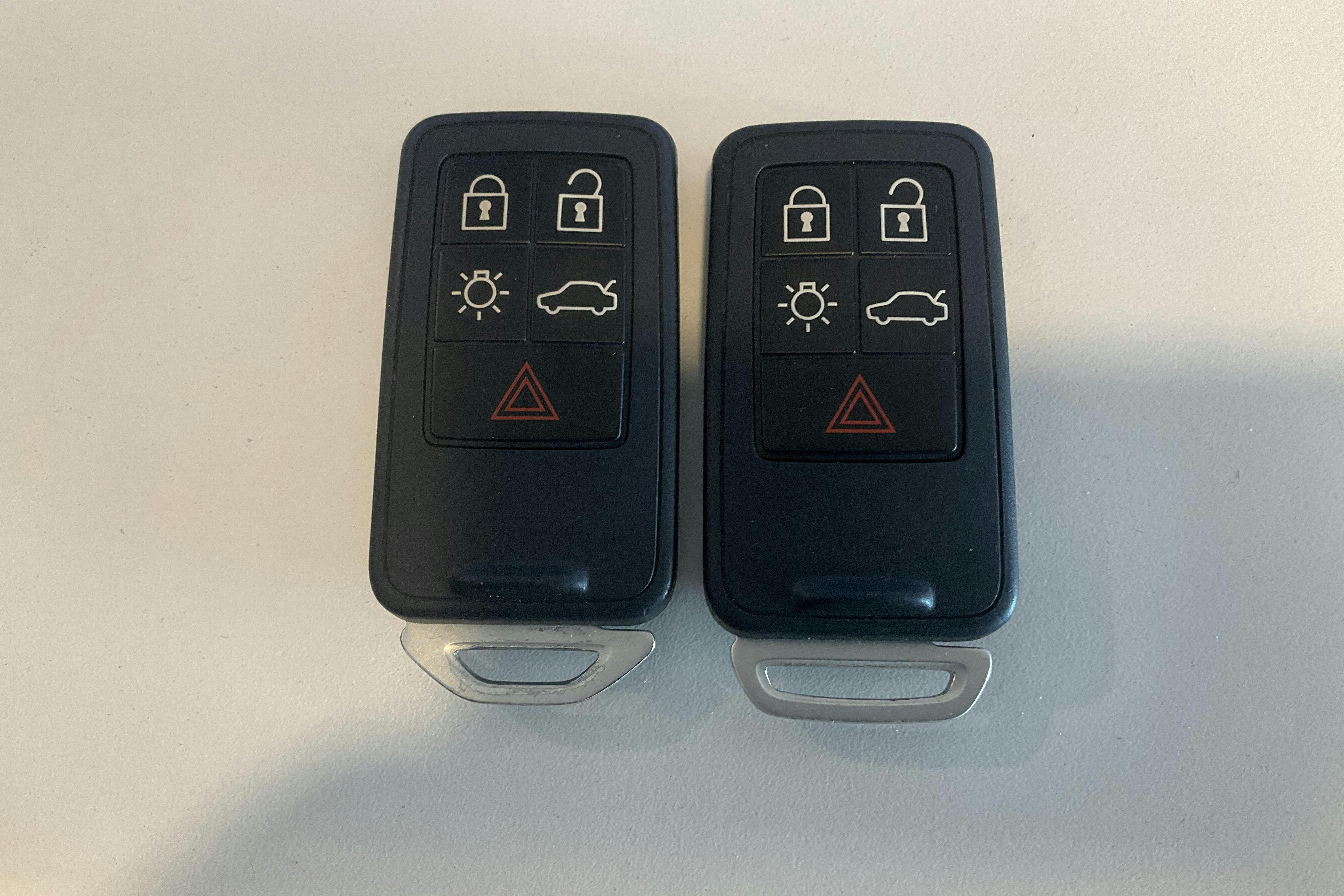 Volvo V40 T3 (152hk) - 12 042 mil - Automat - svart - 2018