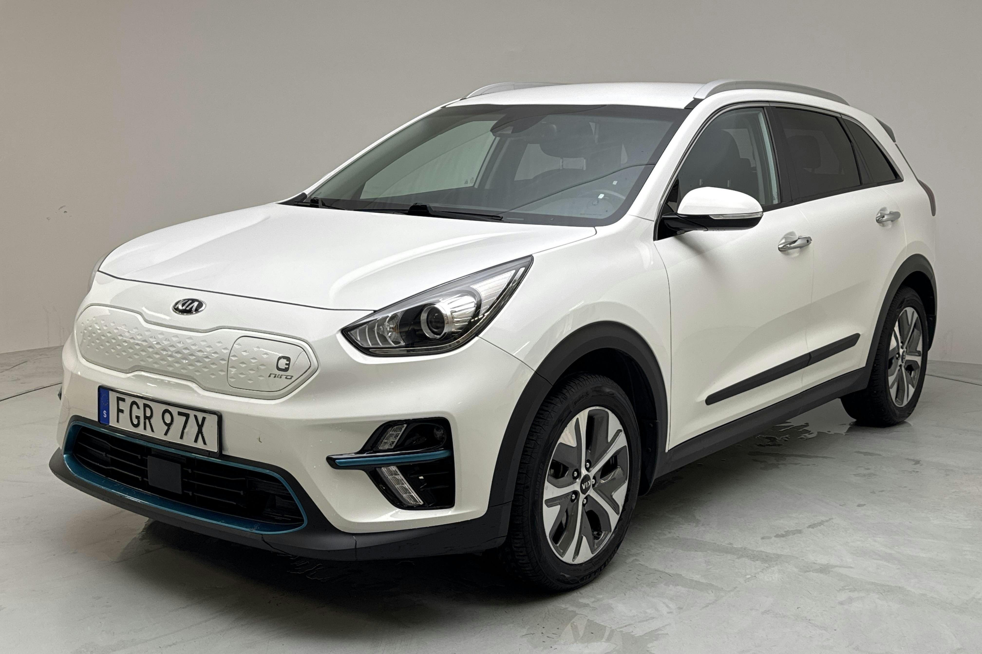 KIA Niro EV 64 kWh (204hk) - 6 381 mil - Automat - vit - 2019