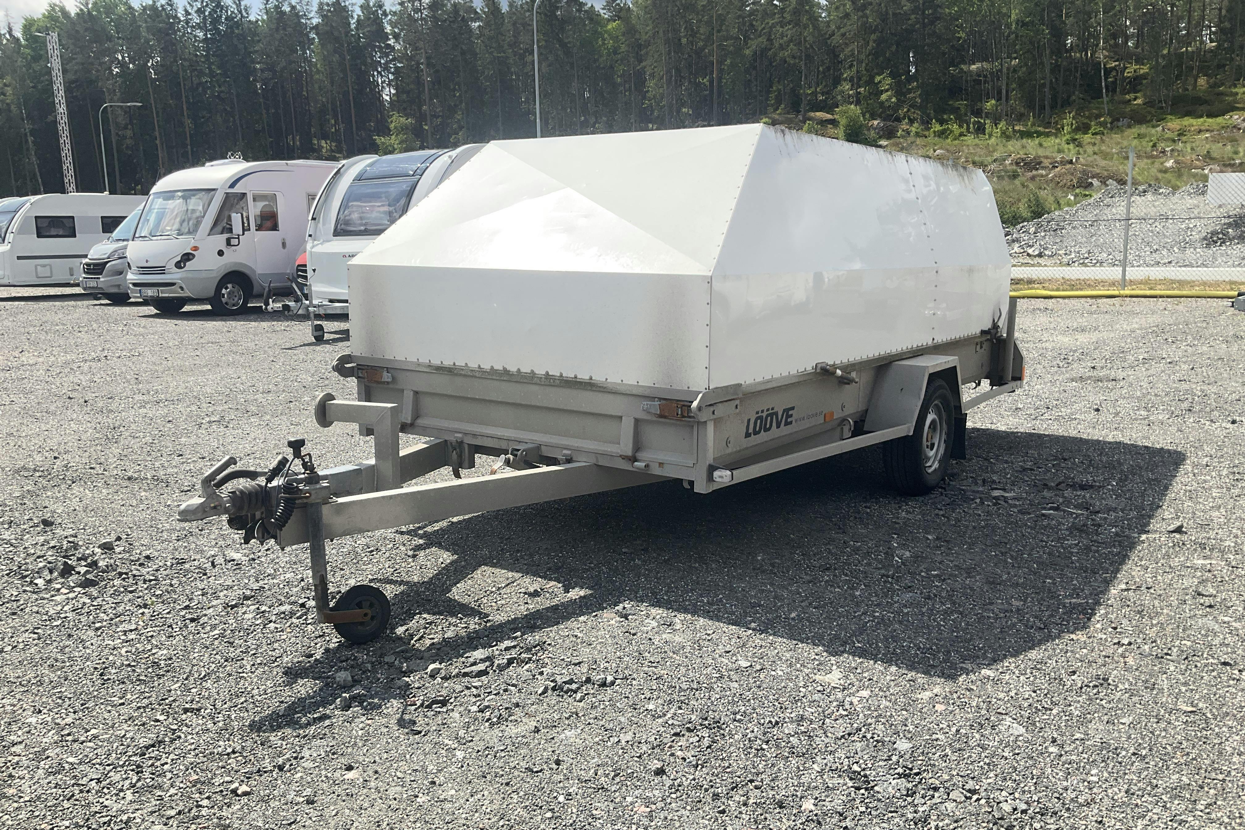 Presentationsfoto 1 av 20: LÖÖVESLÄPET LS 1300 C LÖÖVESLÄPET LS 1300 C - 0 km - grå - 2007
