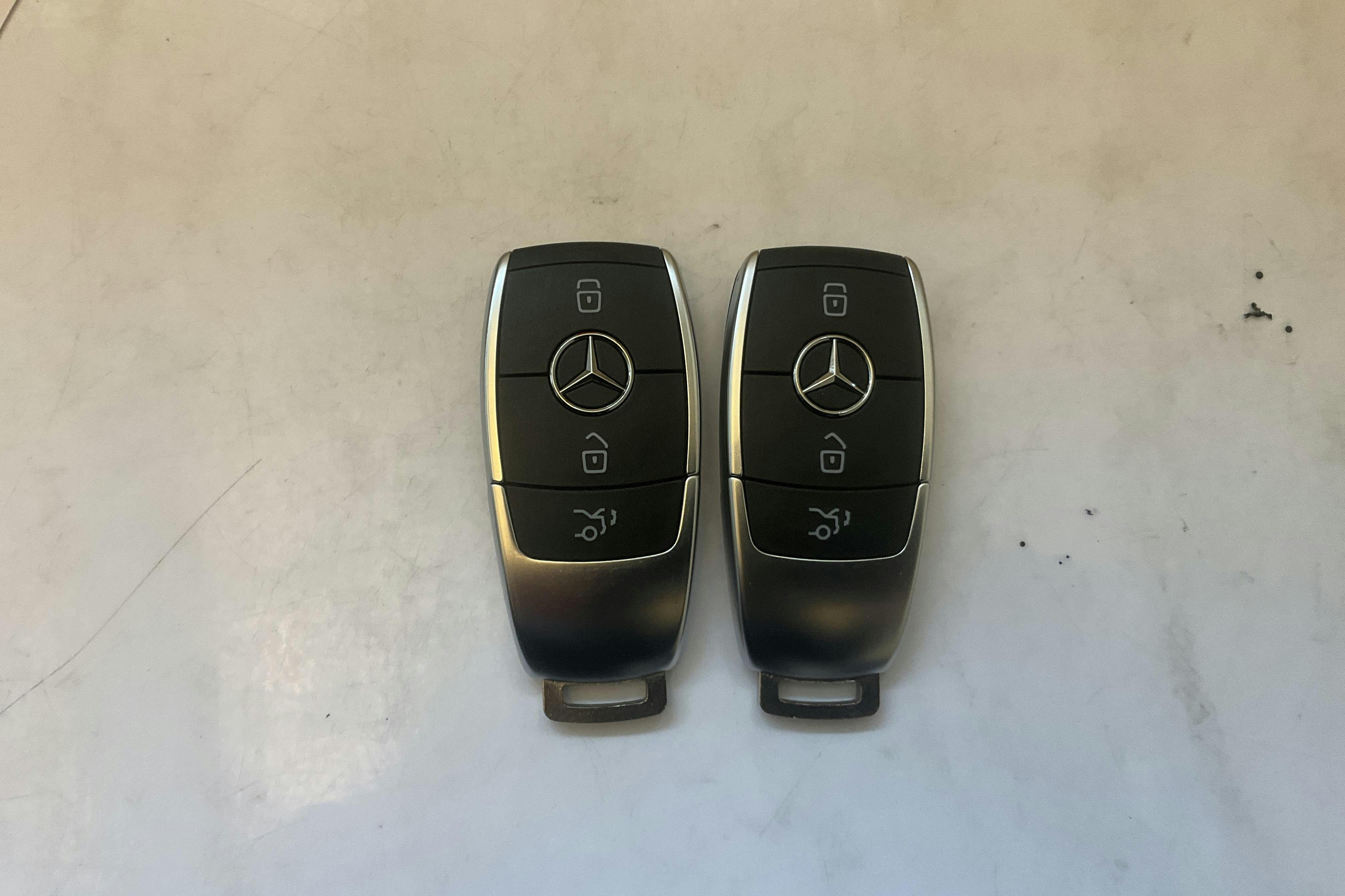 Esitlusfoto 16 aadressil 16: Mercedes EQA 300 4Matic H243 (228hk) - 27 240 km - Automaatne - must - 2024