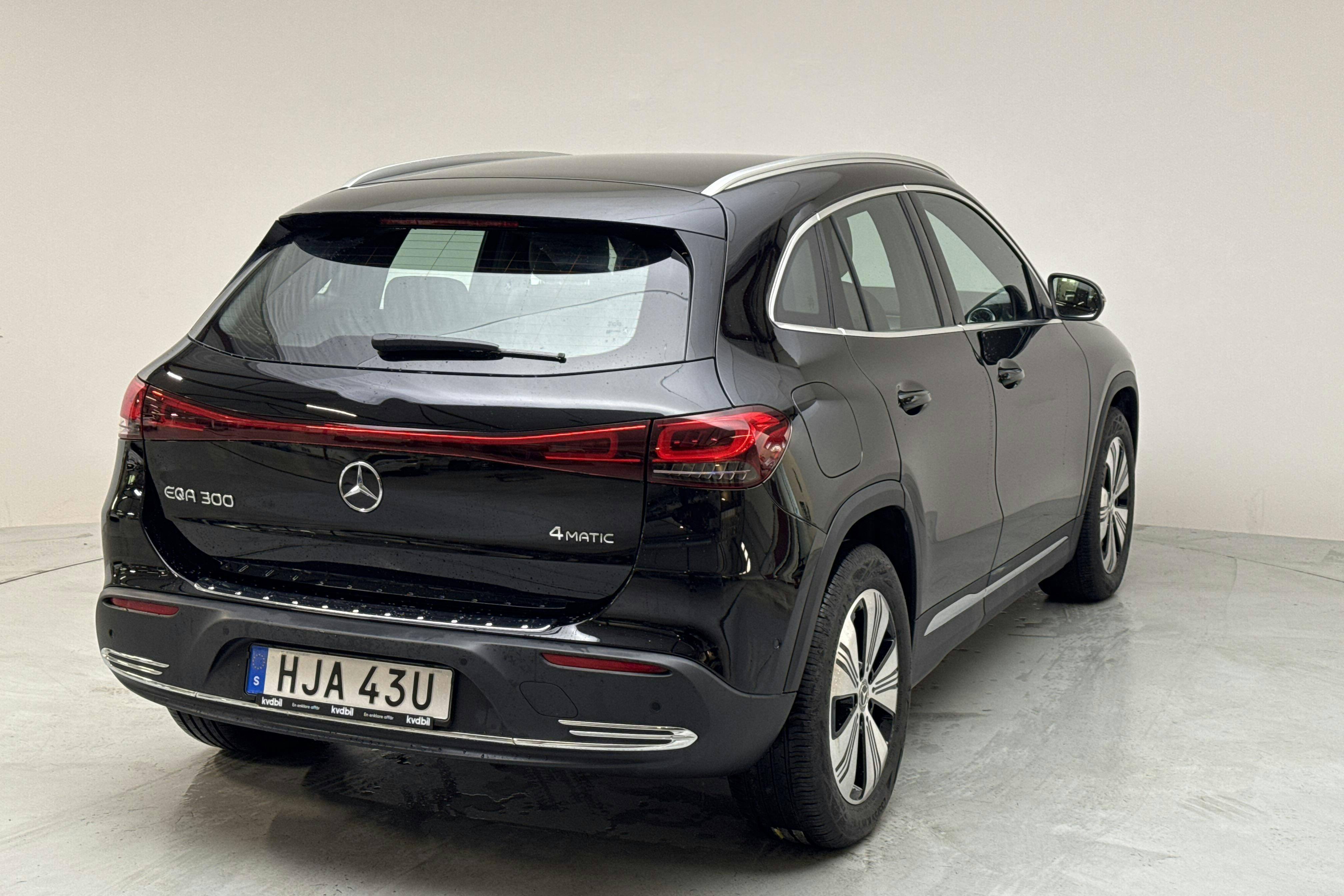 Mercedes EQA 300 4Matic H243 (228hk) - 27 240 km - Automaatne - must - 2024