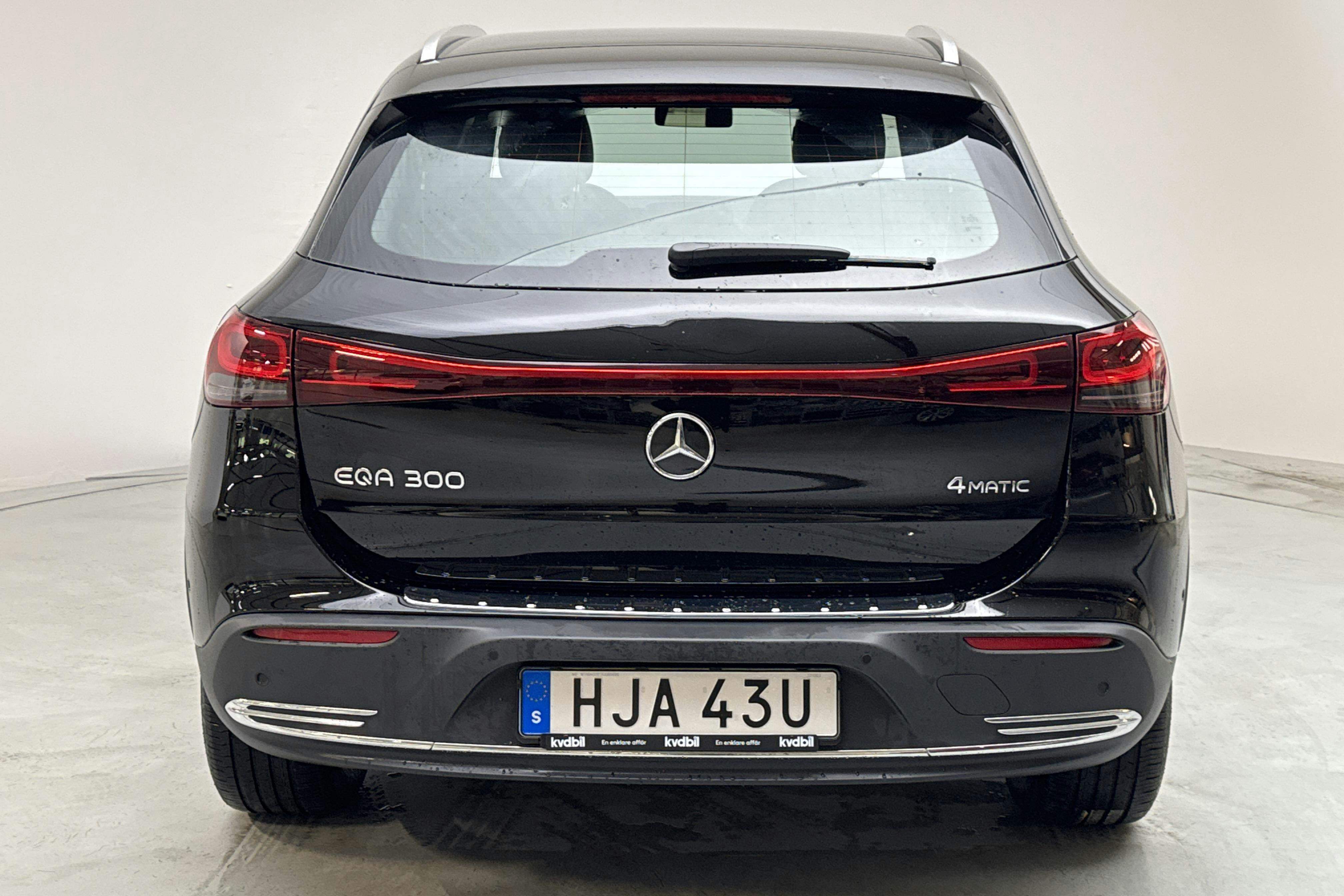 Mercedes EQA 300 4Matic H243 (228hk) - 27 240 km - Automaatne - must - 2024