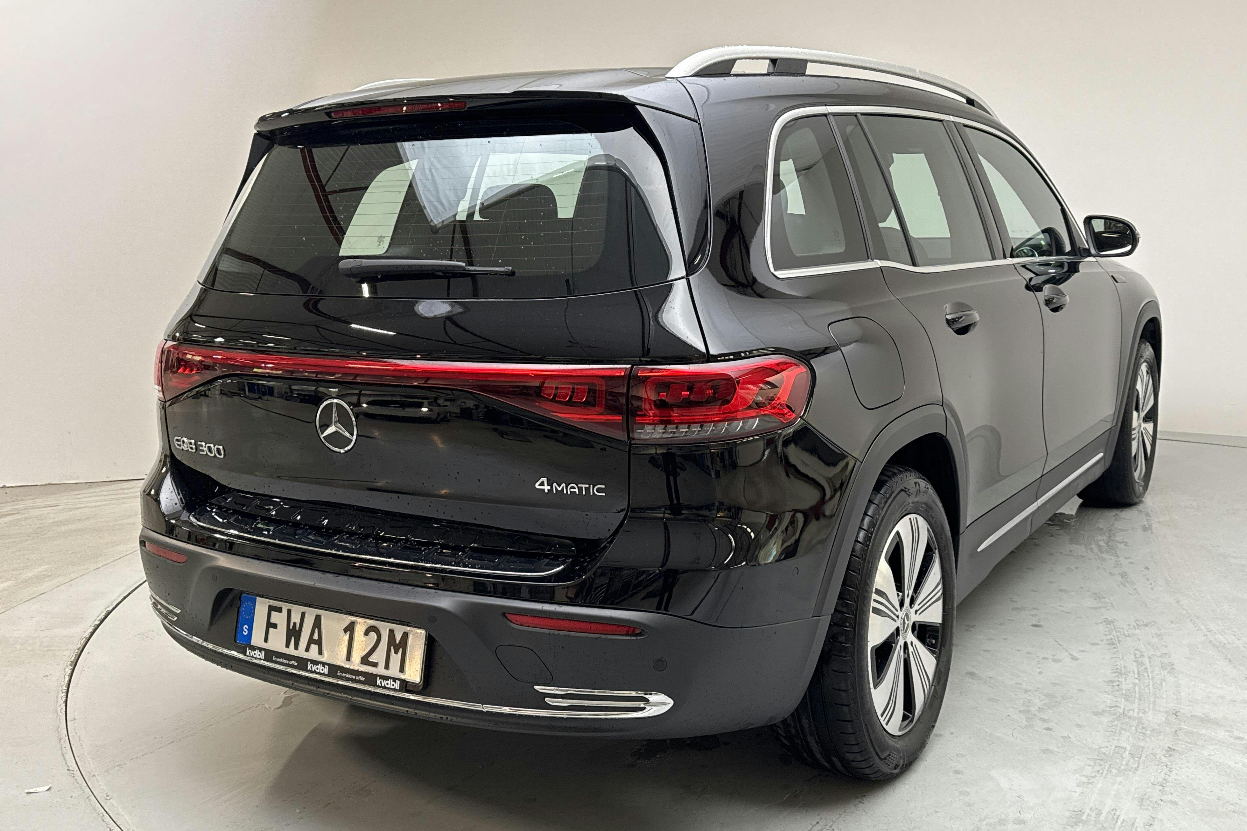 Mercedes EQB 300 4MATIC X243 (228hk) - 43 150 km - Automaatne - must - 2023