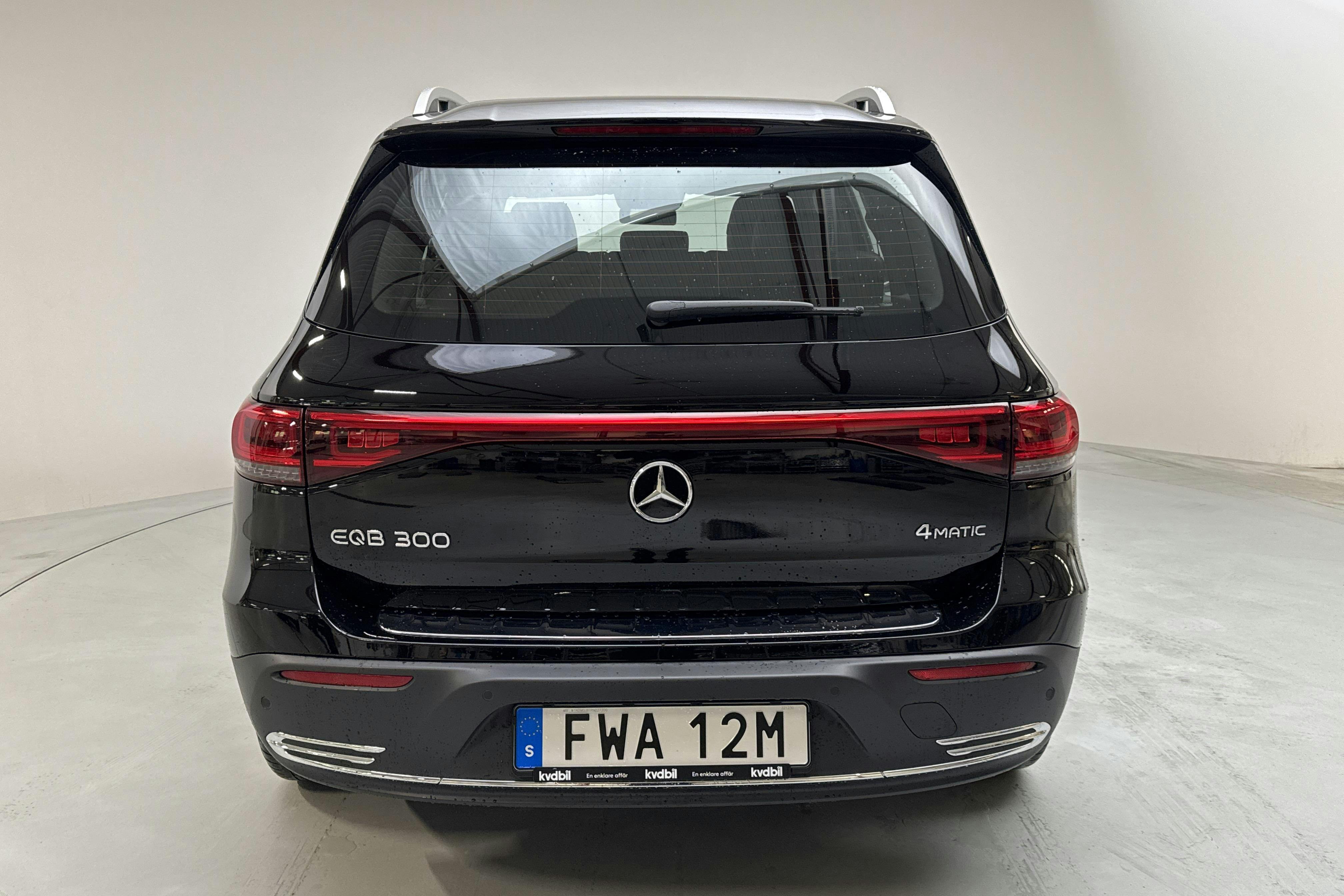 Mercedes EQB 300 4MATIC X243 (228hk) - 43 150 km - Automaatne - must - 2023