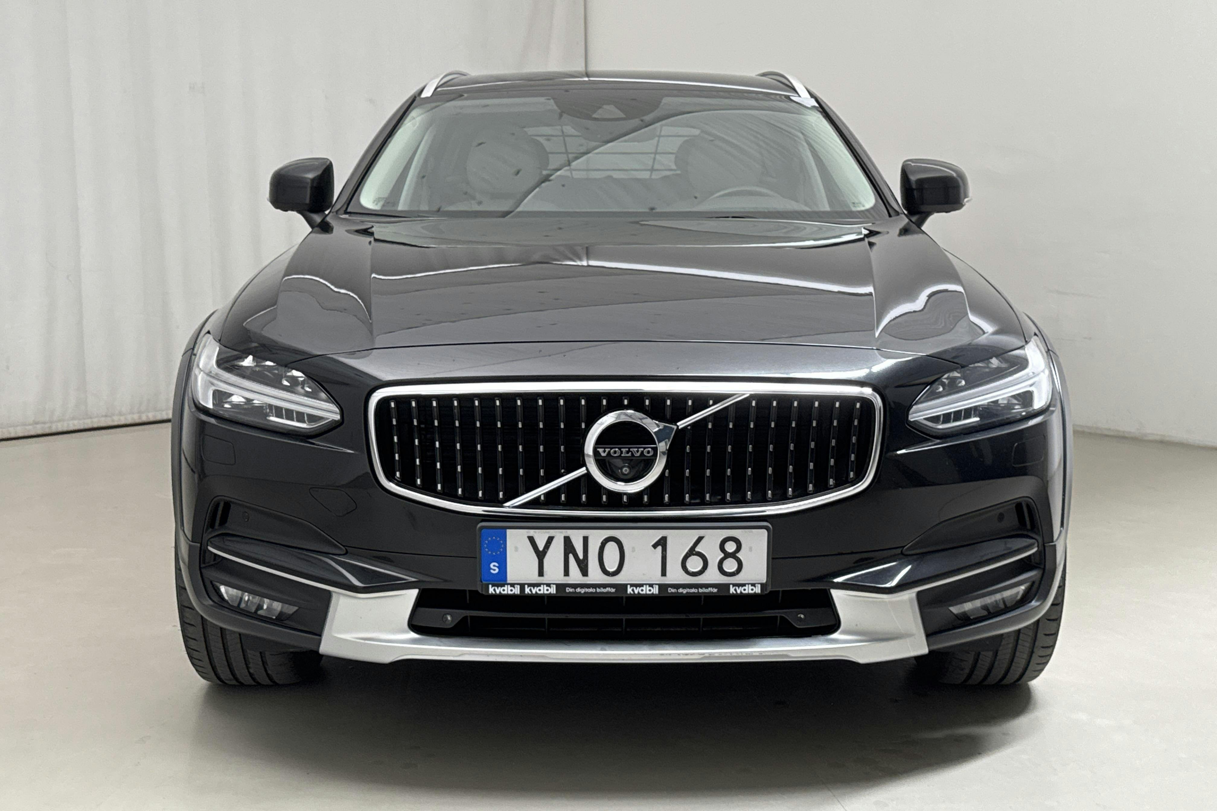 Volvo V90 D5 Cross Country AWD (235hk) - 20 436 mil - Automat - svart - 2018
