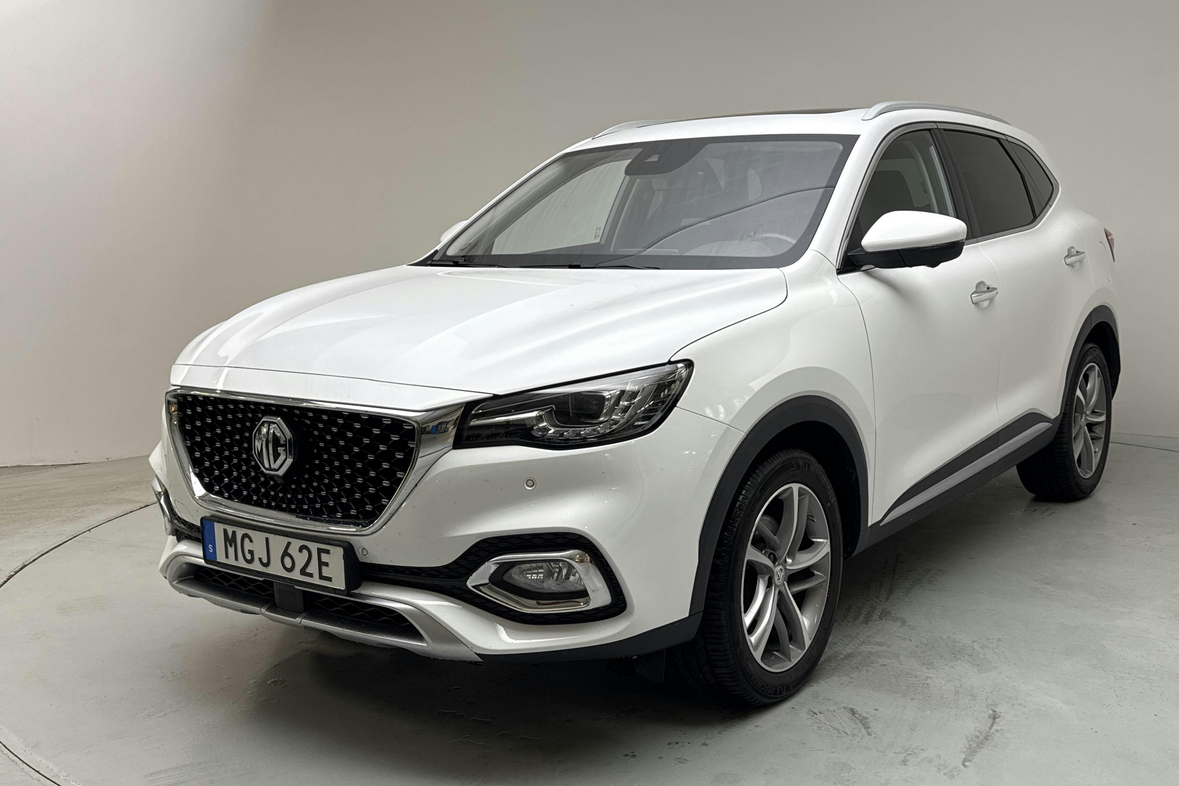 MG EHS 1.5T PHEV (258hk) - 6 562 mil - Automat - vit - 2022