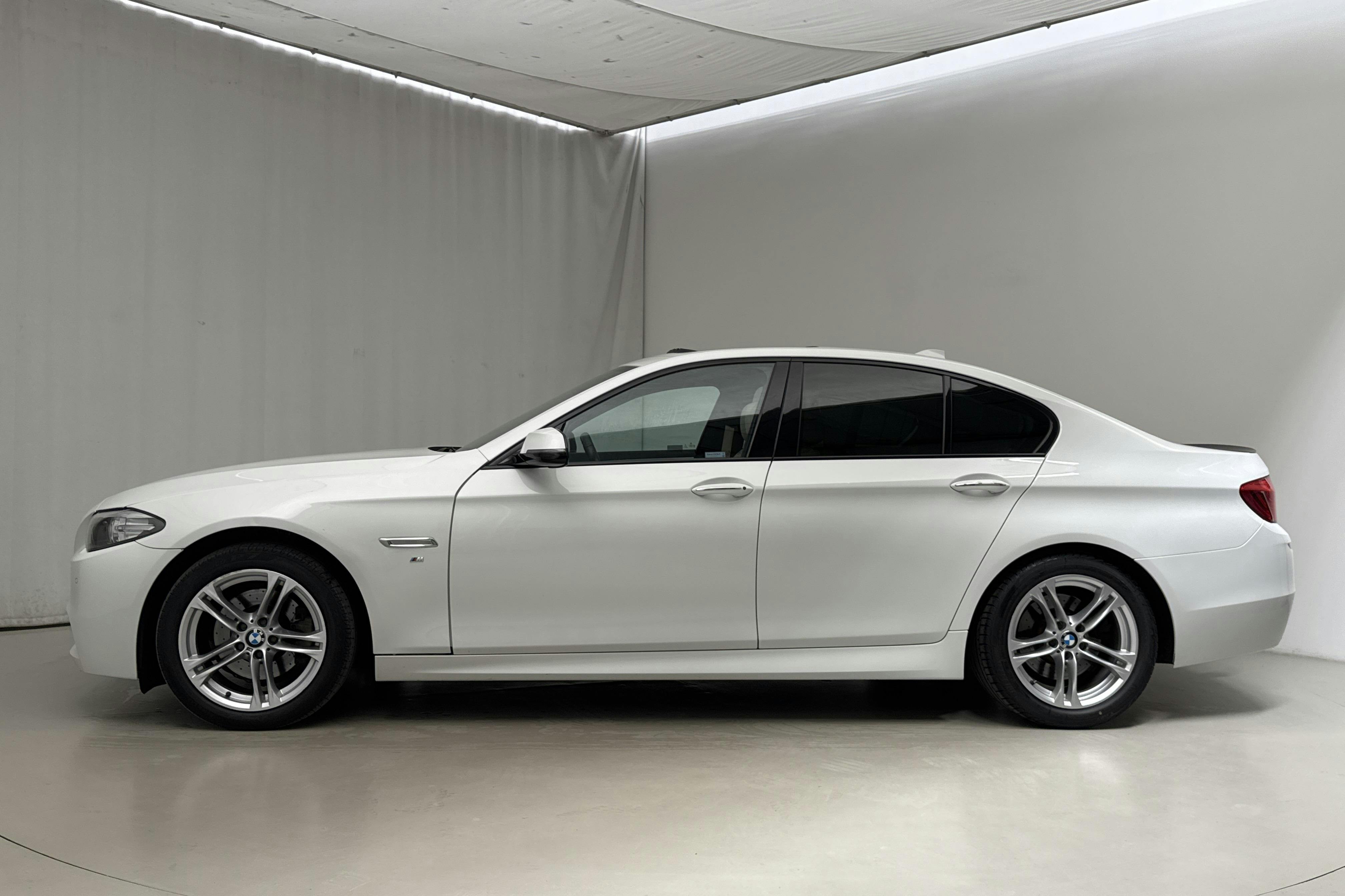 BMW 520d xDrive Sedan, F10 (190hk) - 186 960 km - Automatic - white - 2016