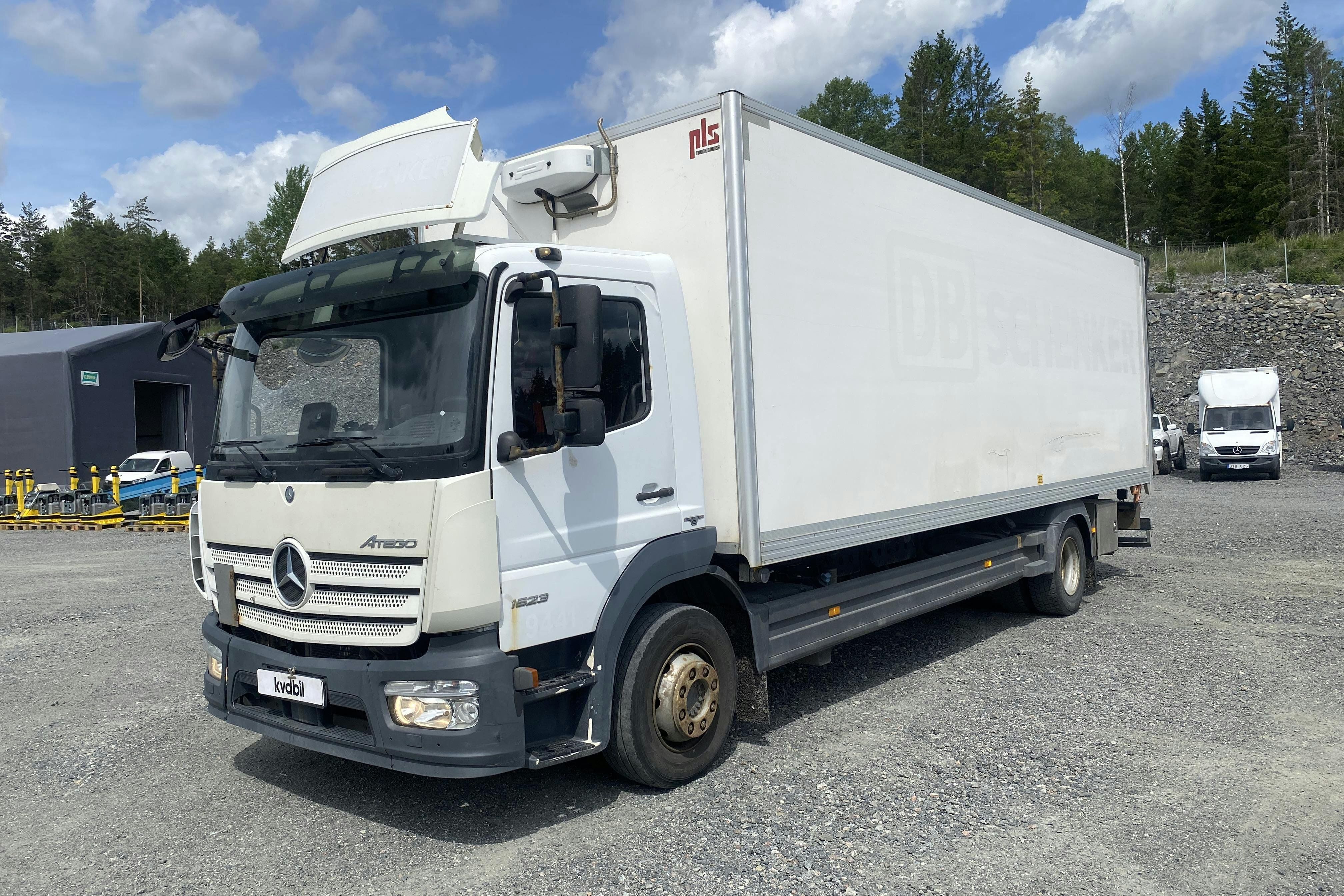 MERCEDES ATEGO - 200 618 km - Automat - vit - 2015