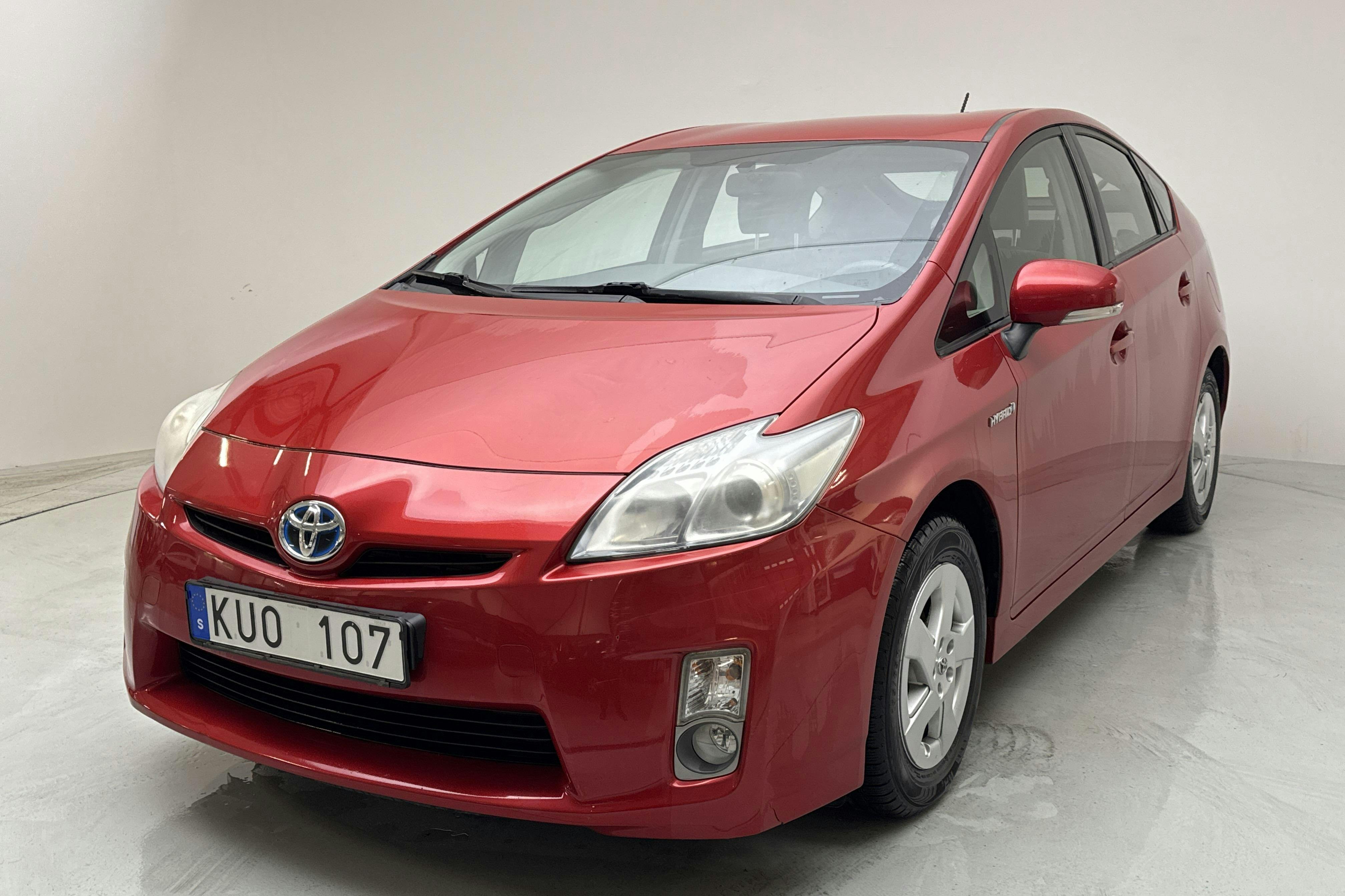 Toyota Prius 1.8 Hybrid (99hk) - 9 457 mil - Automat - Dark Red - 2010