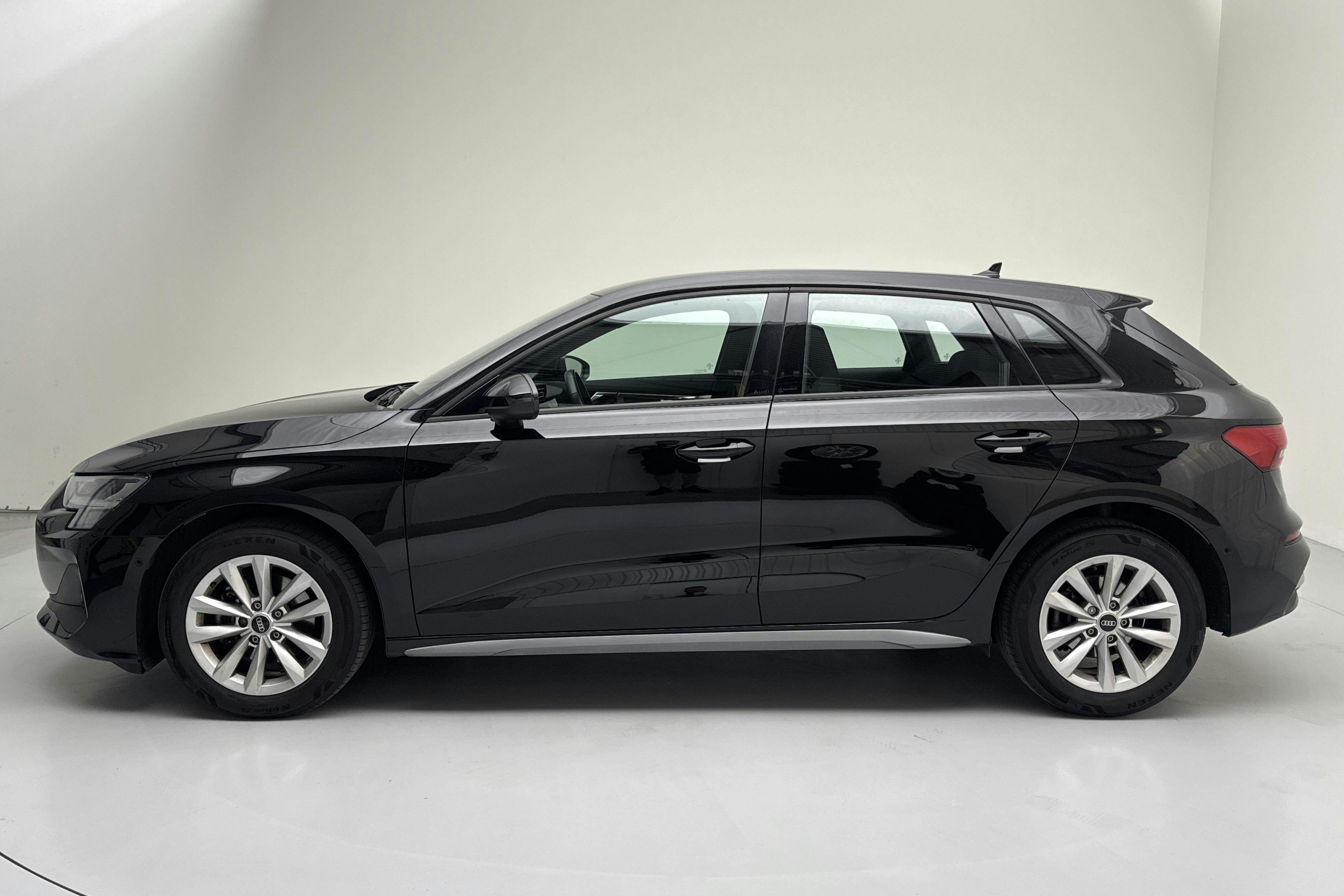 Audi A3 Sportback 35 TFSI (150hk) - 3 314 mil - Automat - svart - 2025