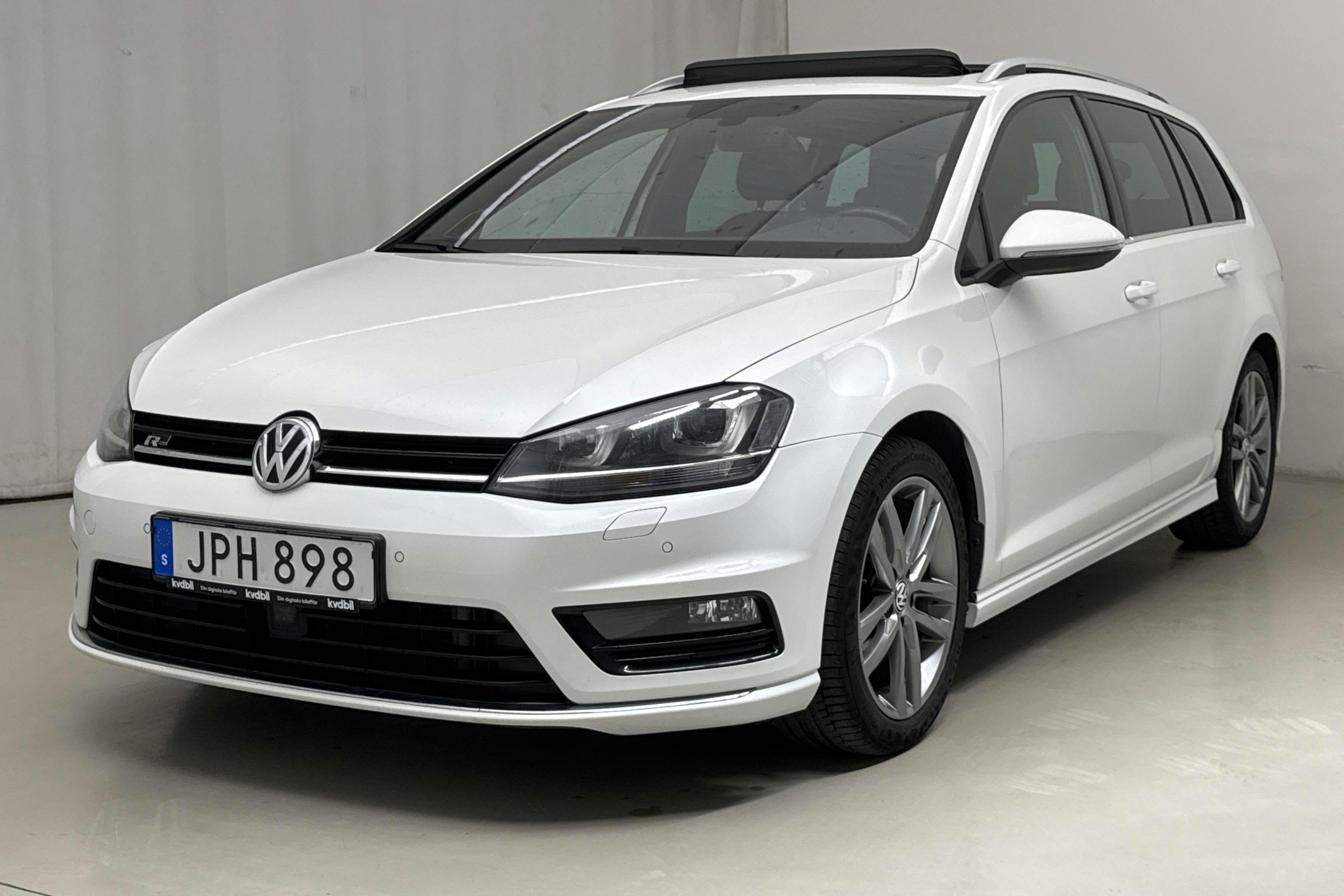 VW Golf VII 2.0 TDI BlueMotion Technology Sportscombi (150hk) - 112 940 km - Automatic - white - 2017