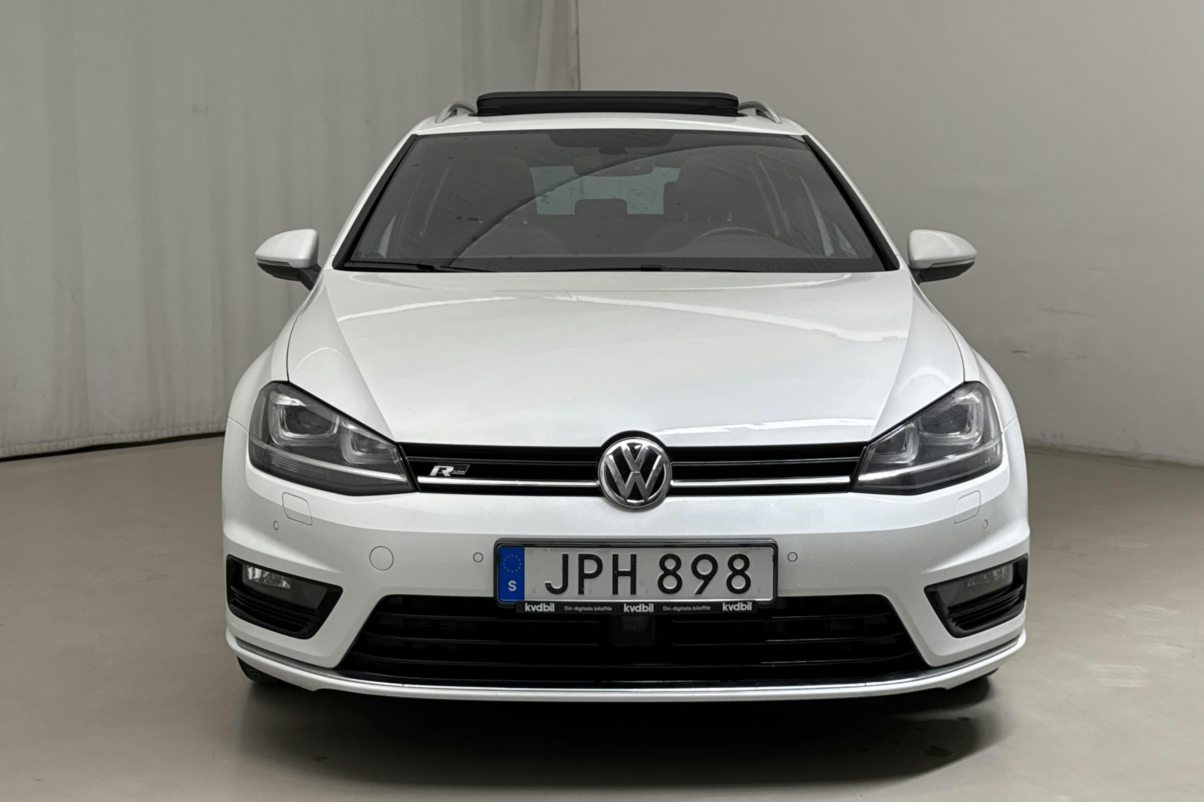VW Golf VII 2.0 TDI BlueMotion Technology Sportscombi (150hk) - 112 940 km - Automatic - white - 2017