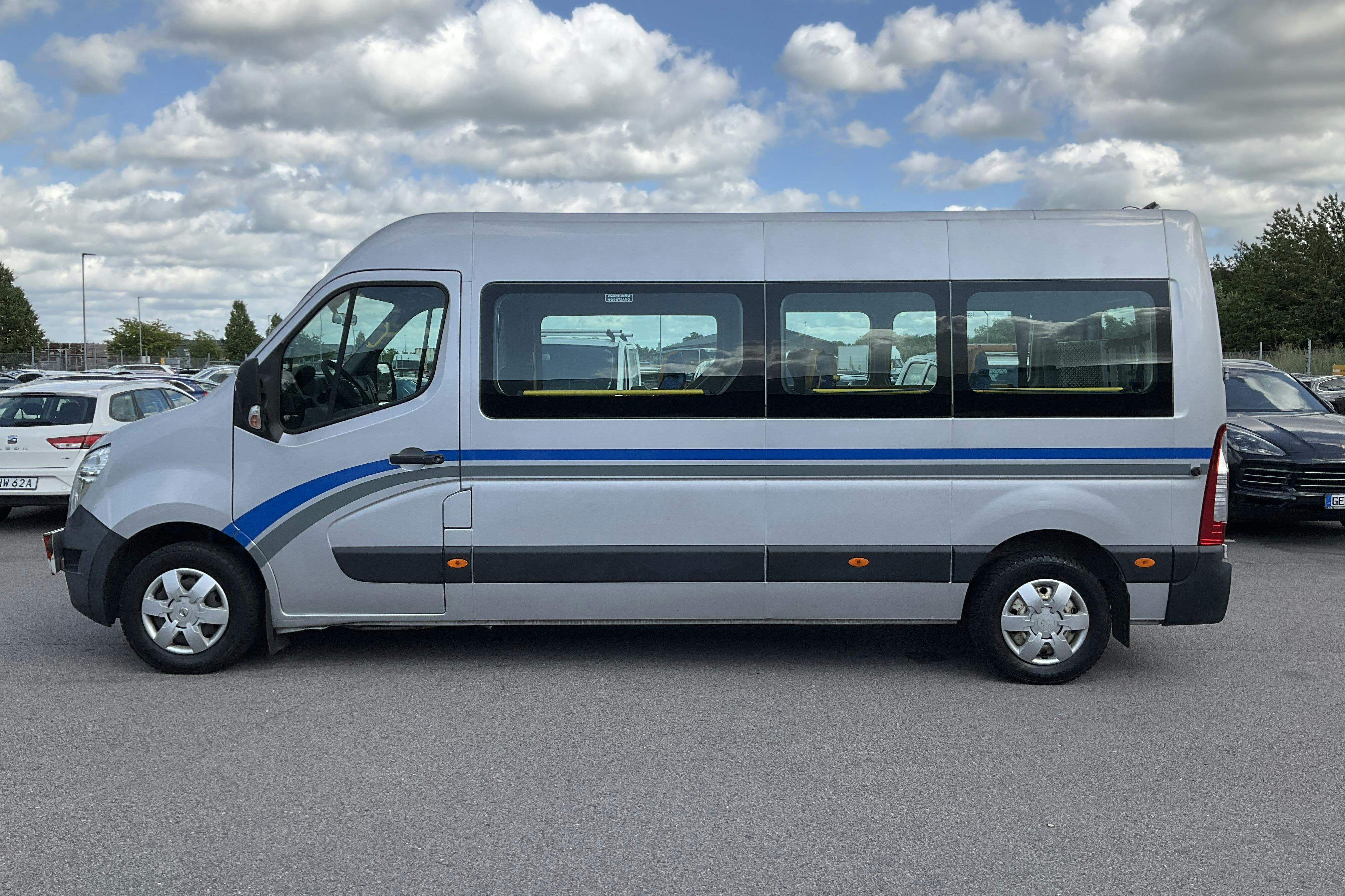 Presentationsfoto 2 av 15: Nissan NV400 2.3 dCi Skåp (125hk) - 28 121 mil - Manuell - silver - 2015
