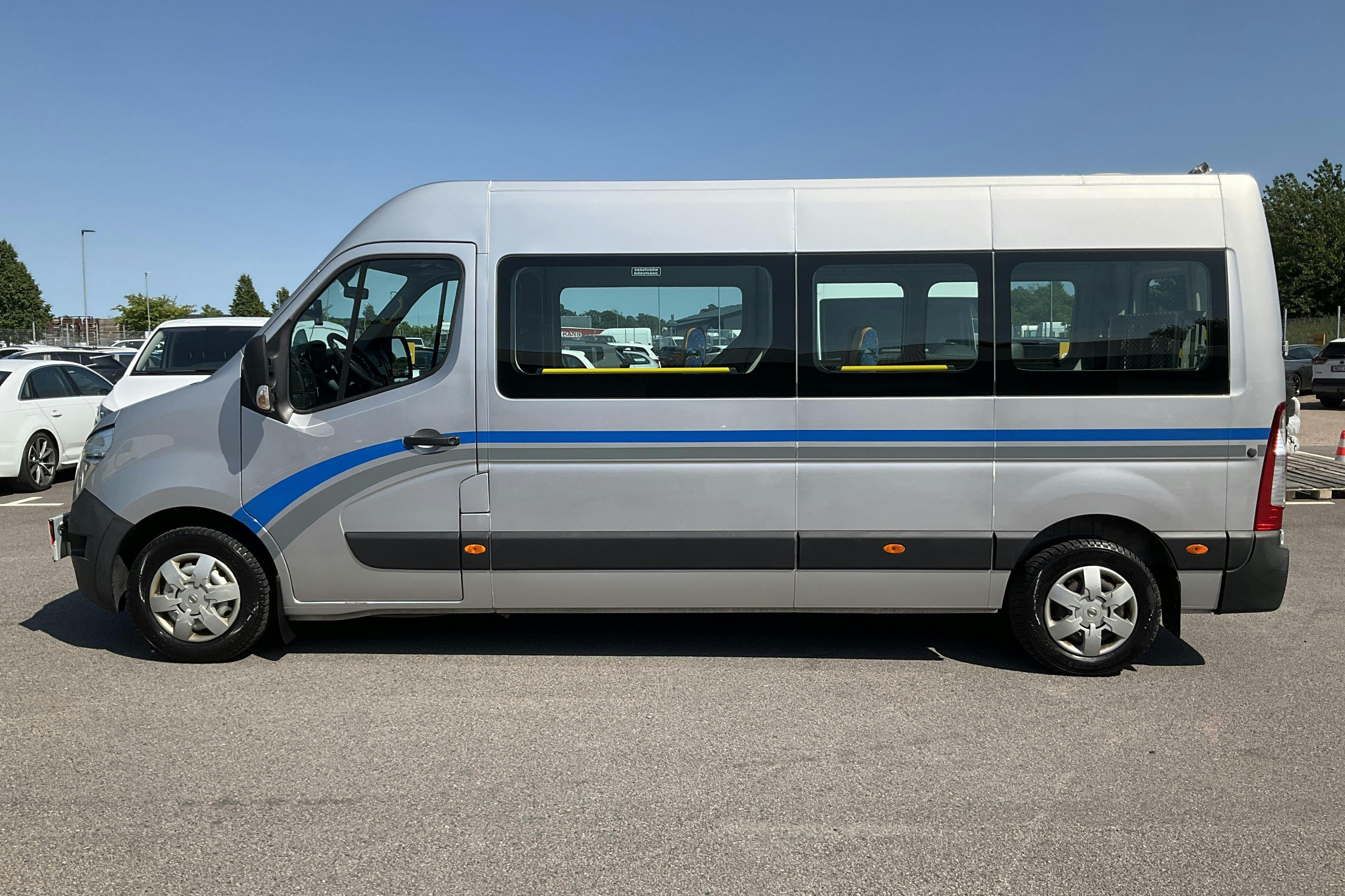 Esitlusfoto 2 aadressil 14: Nissan NV400 2.3 dCi Skåp (145hk) - 186 230 km - Käsitsi - hõbe - 2017