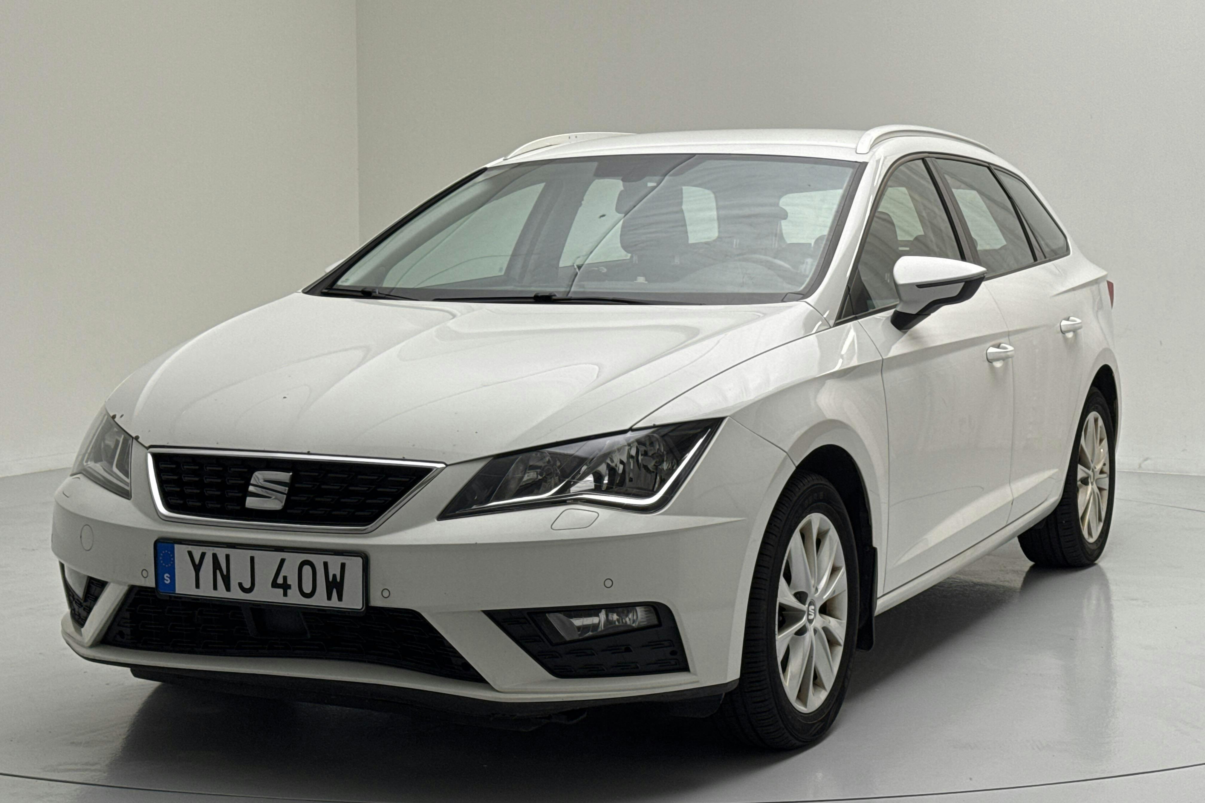 Seat Leon 1.5 TGI ST (130hk) - 35 633 mil - Manuell - vit - 2020