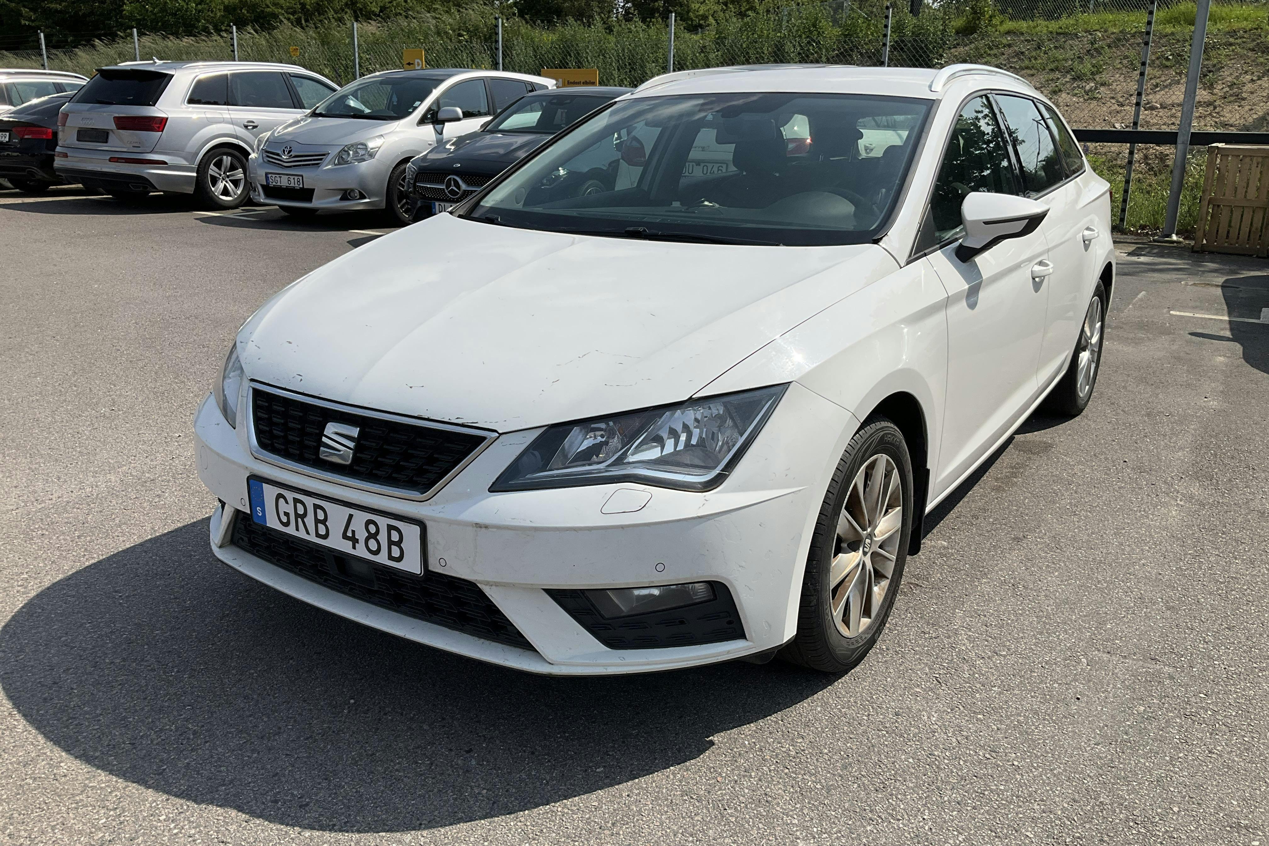 Seat Leon 1.5 TGI ST (130hk) - 42 751 mil - Manuell - vit - 2020