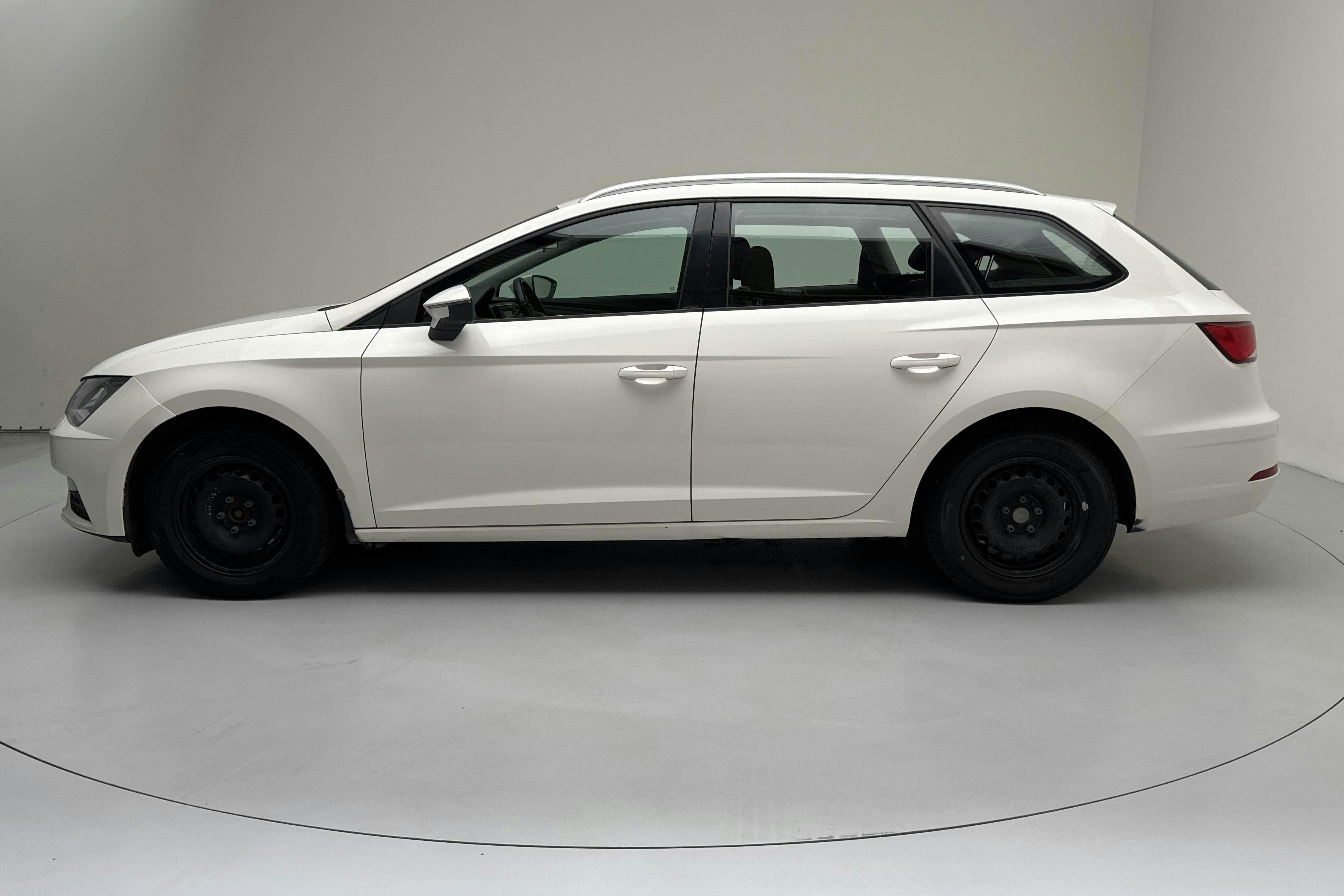 Presentation photo 2 of 12: Seat Leon 1.5 TGI ST (130hk) - 442 170 km - Manual - white - 2020