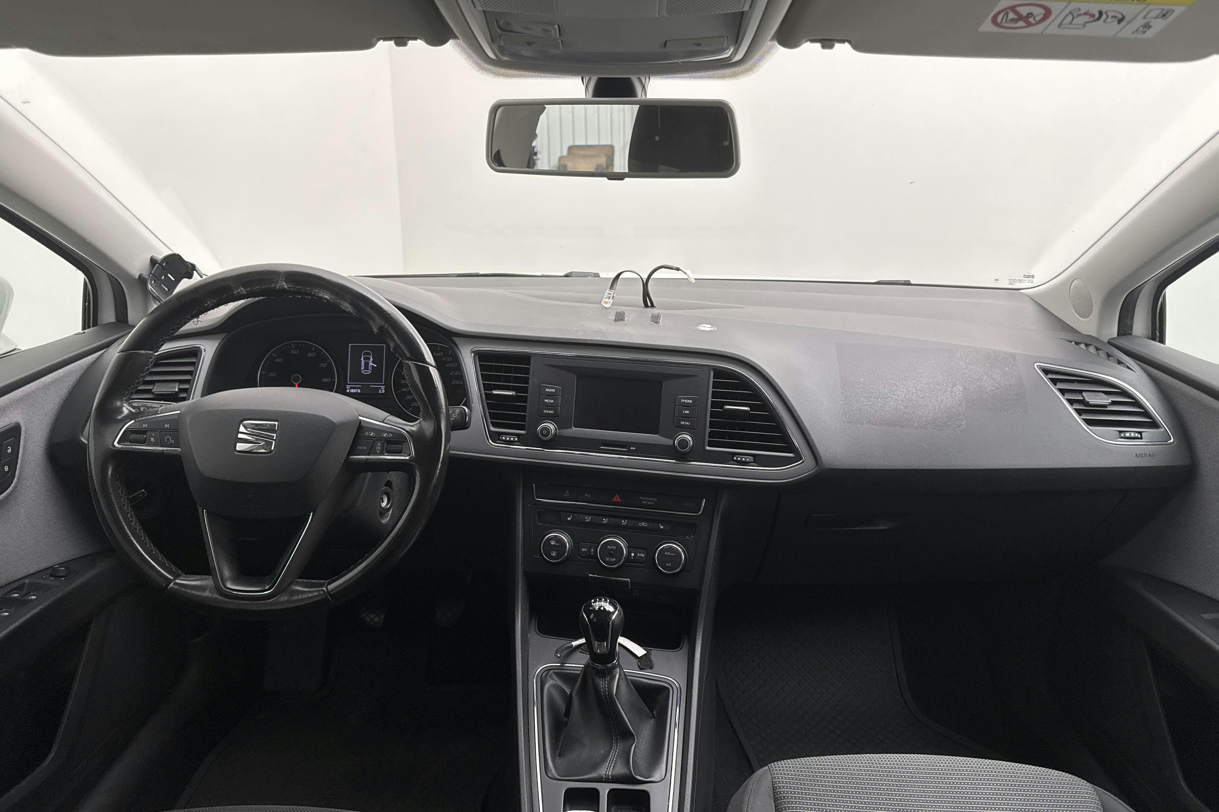 Seat Leon 1.5 TGI ST (130hk) - 418 980 km - Käsitsi - valge - 2020