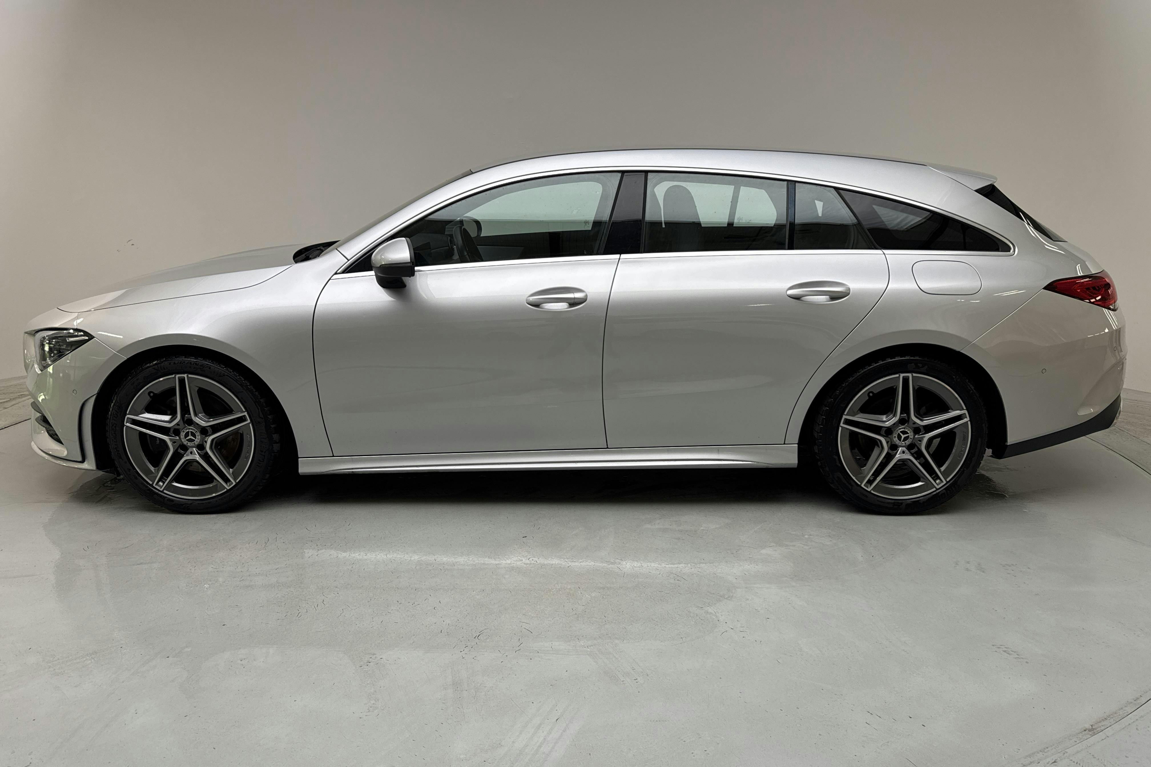 Esitlusfoto 2 aadressil 13: Mercedes CLA 200 Shooting Brake X118 (163hk) - 32 470 km - Automaatne - hõbe - 2023