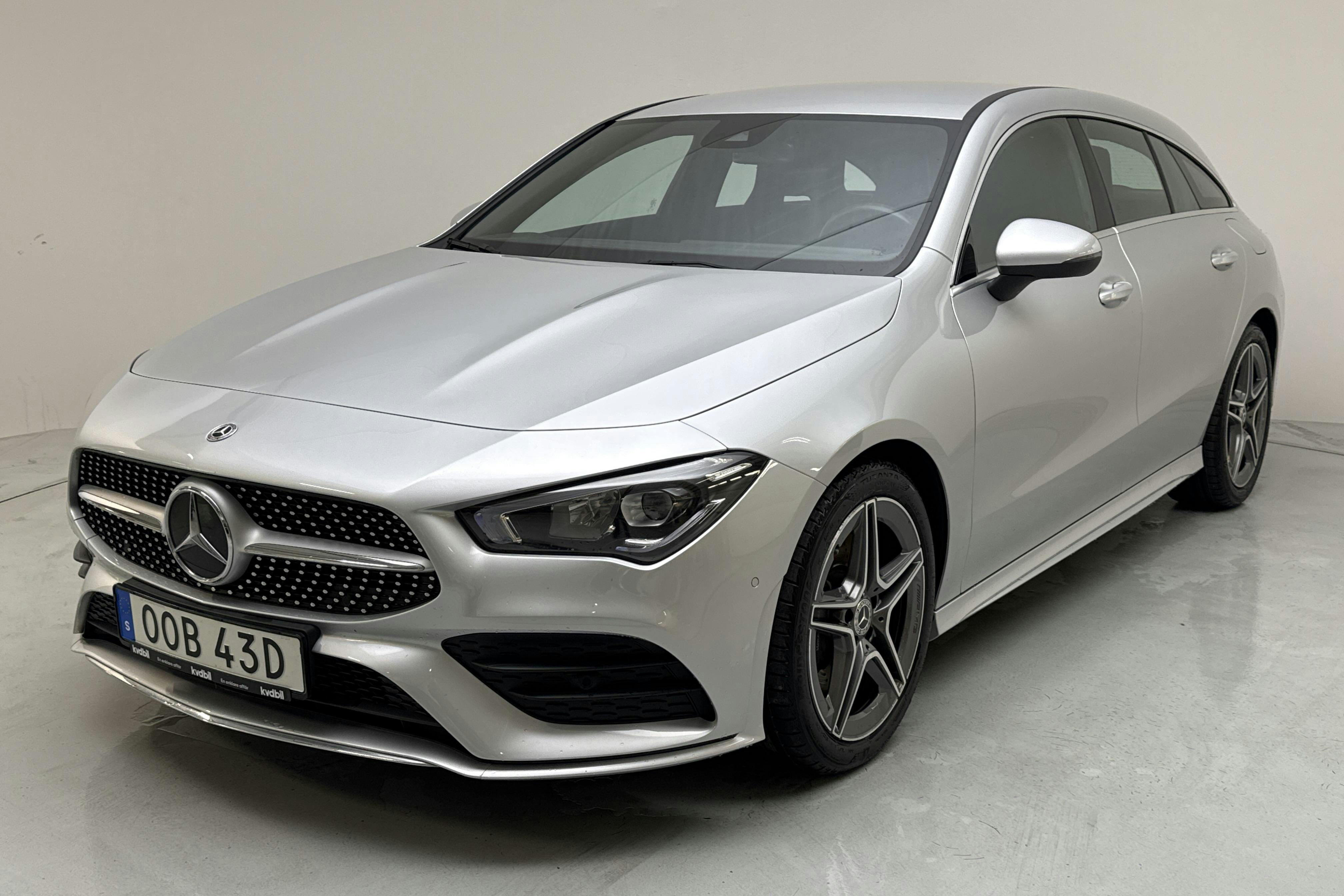 Mercedes CLA 200 Shooting Brake X118 (163hk) - 3 247 mil - Automat - silver - 2023